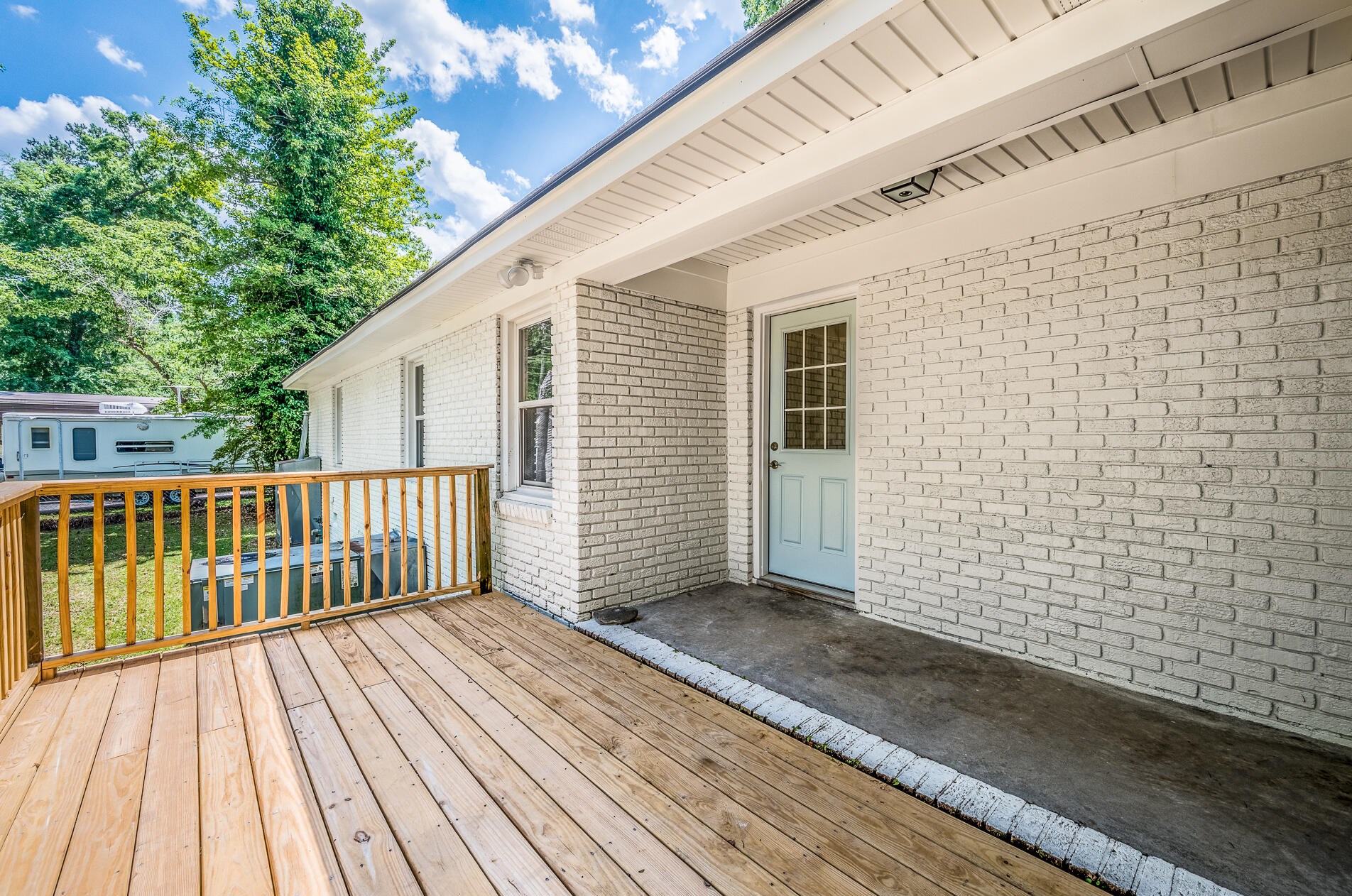307 Ashley Dr, Summerville SC  29485-5705 exterior