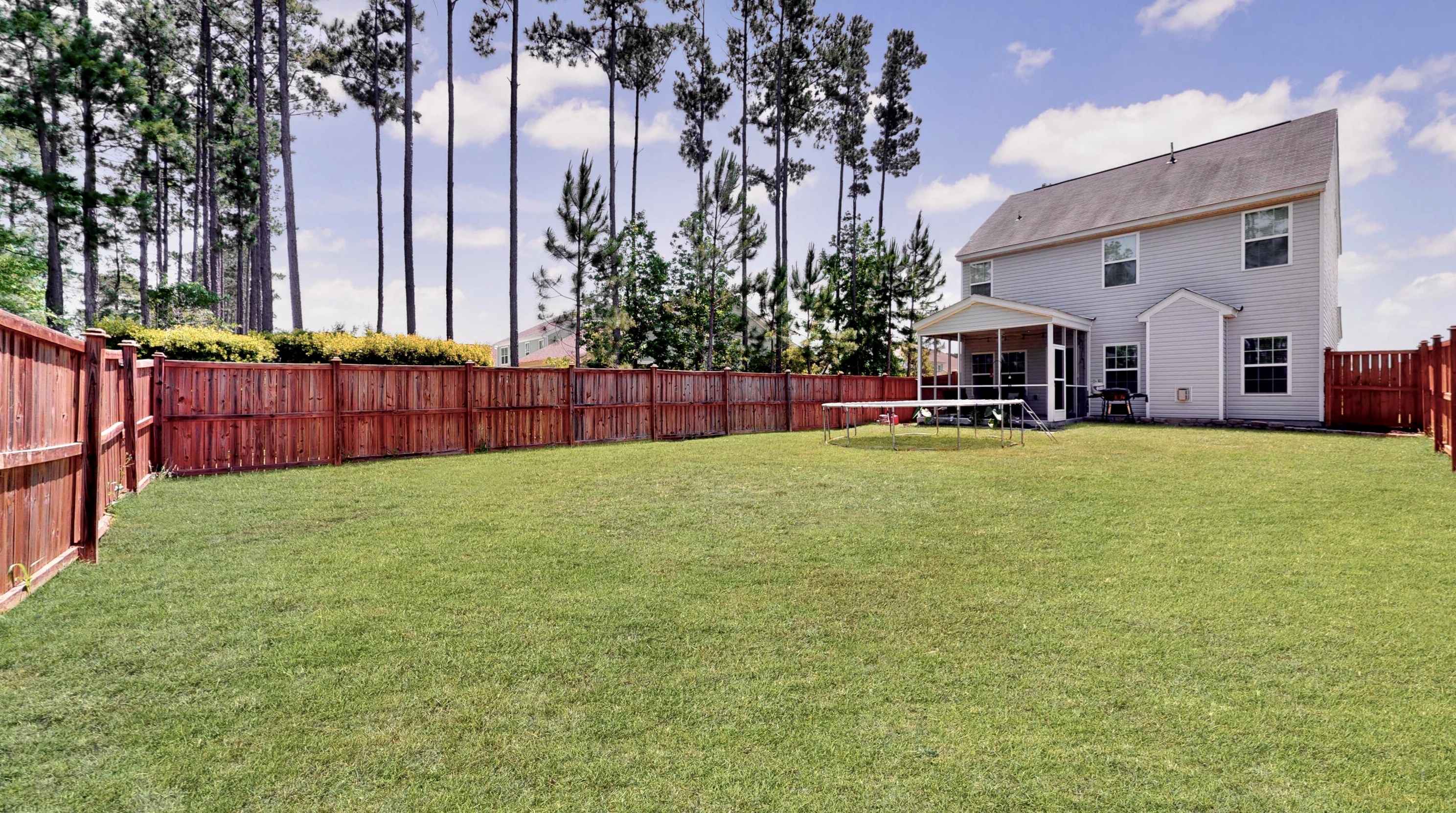 441 Whispering Breeze Ln, Summerville SC  29486 exterior