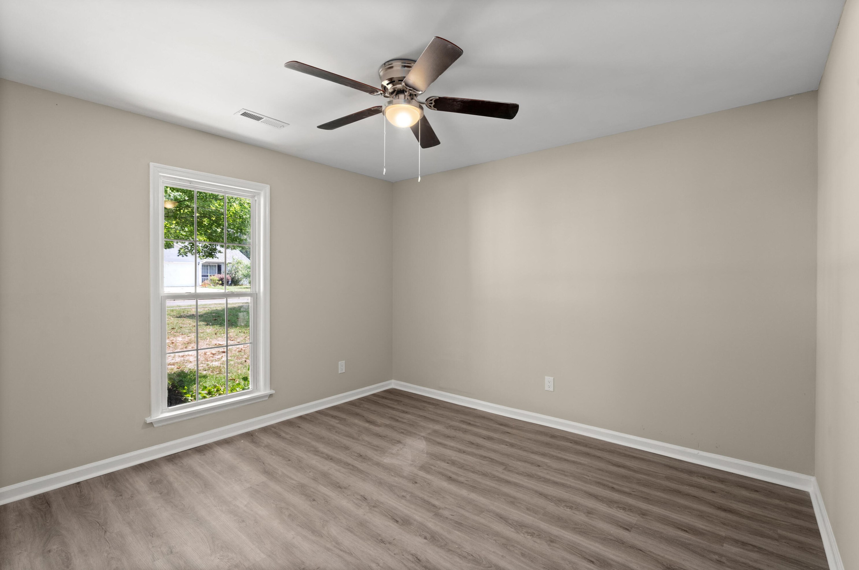 111 Lowndes Rd, Charleston SC  29445-7027 exterior