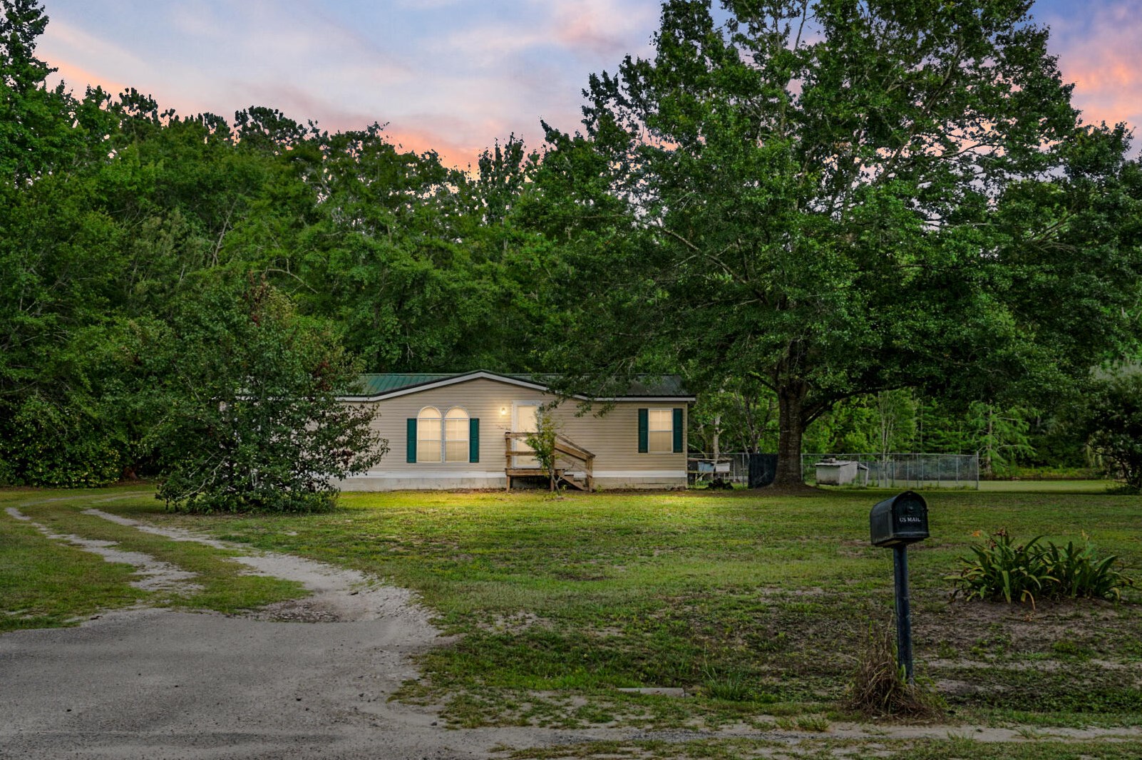 650 Coral Acres Dr, Moncks Corner, SC 29461