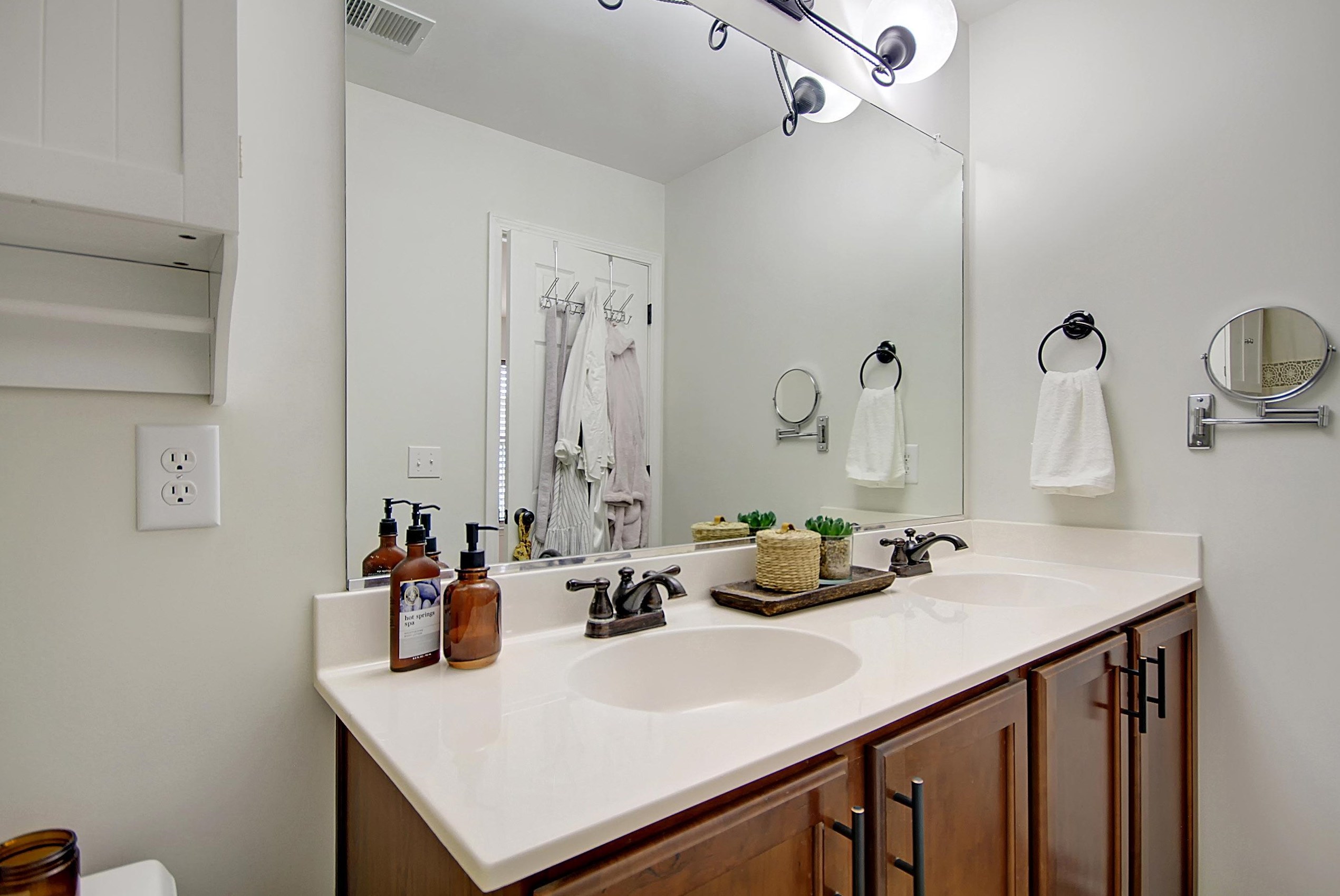 210 Hemingway Cir, Summerville SC  29483-8055 exterior