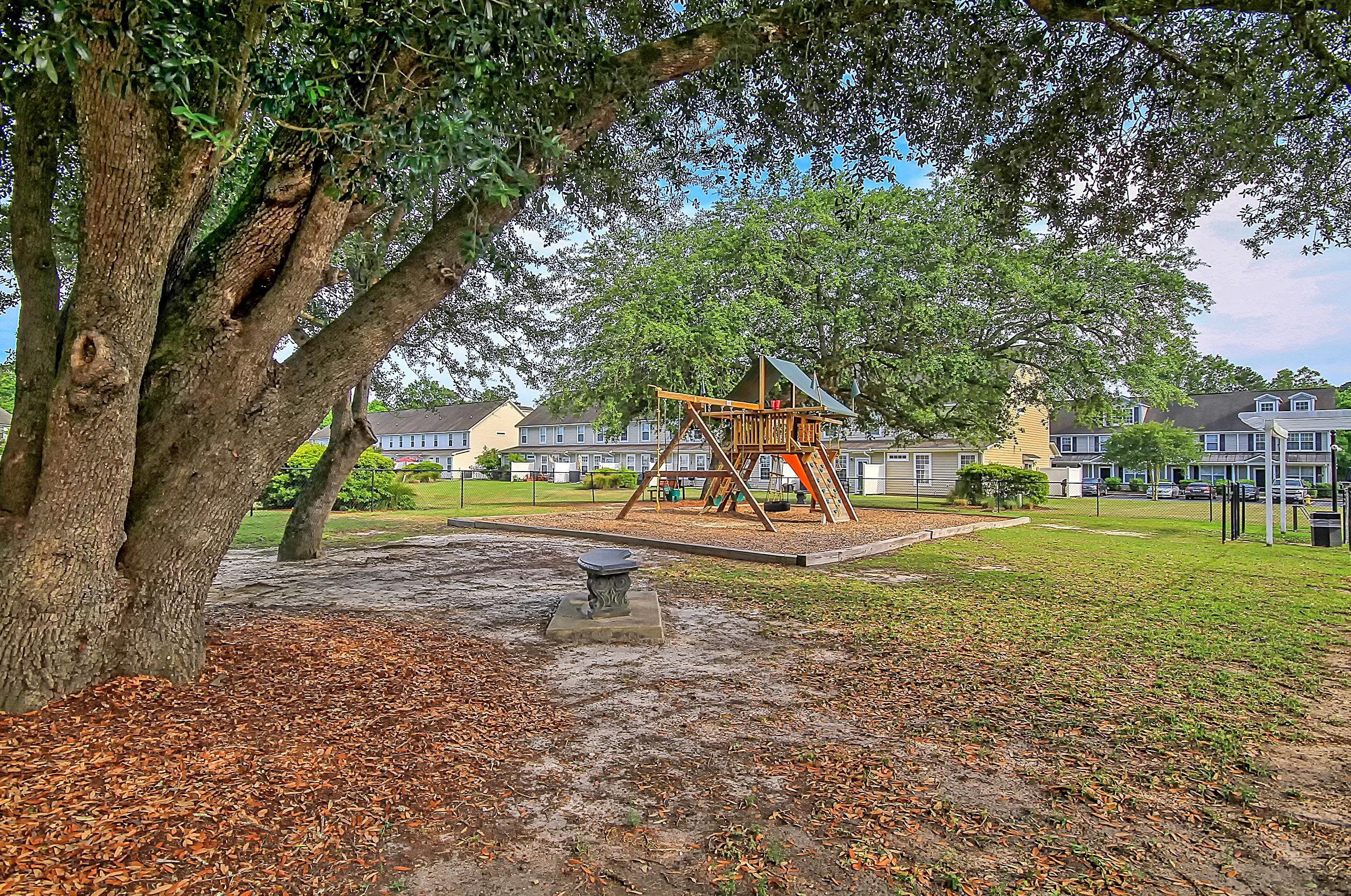 210 Hemingway Cir, Summerville SC  29483-8055 exterior