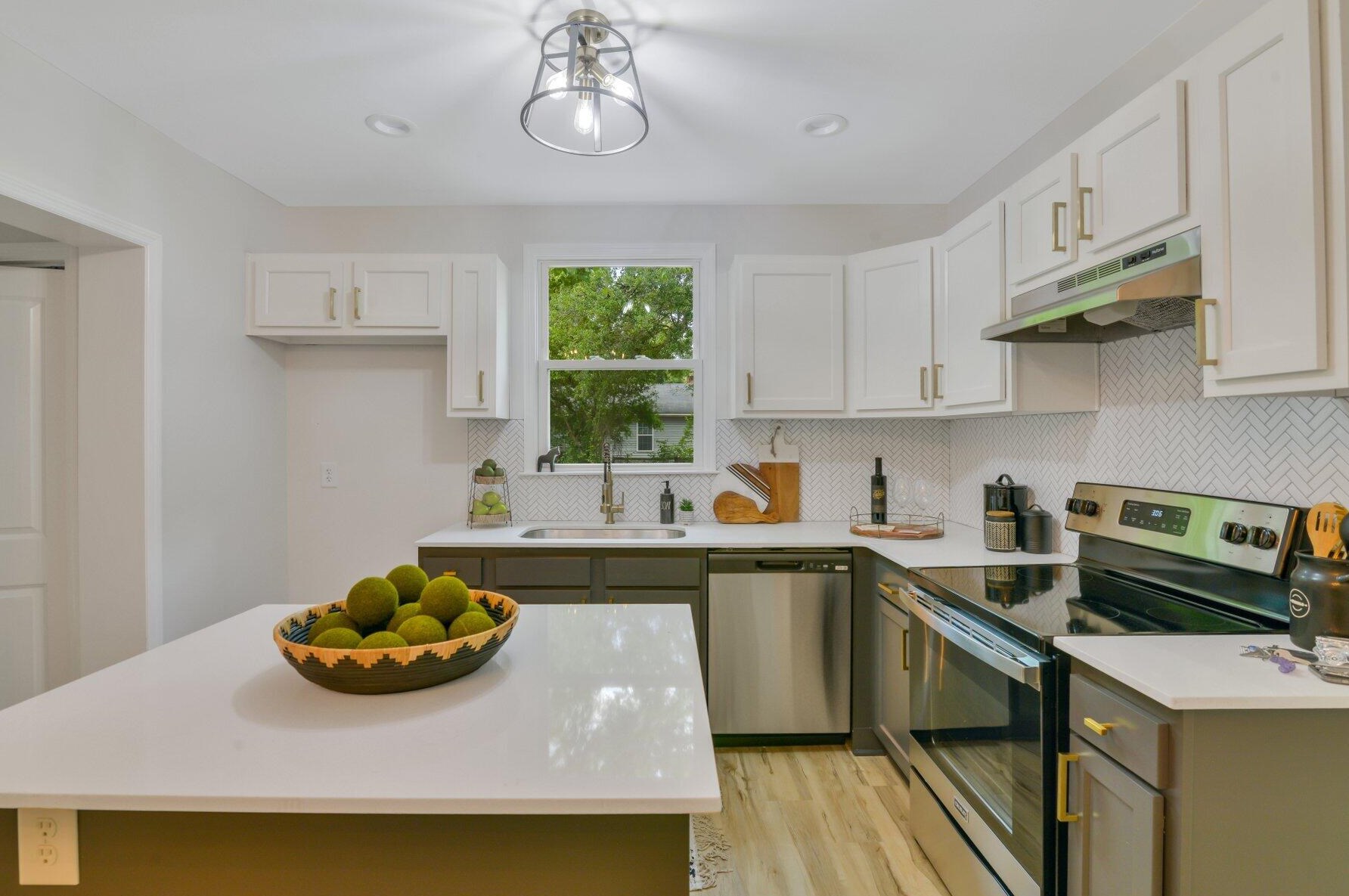 2650 Madden Dr, Charleston SC  29405-5531 exterior