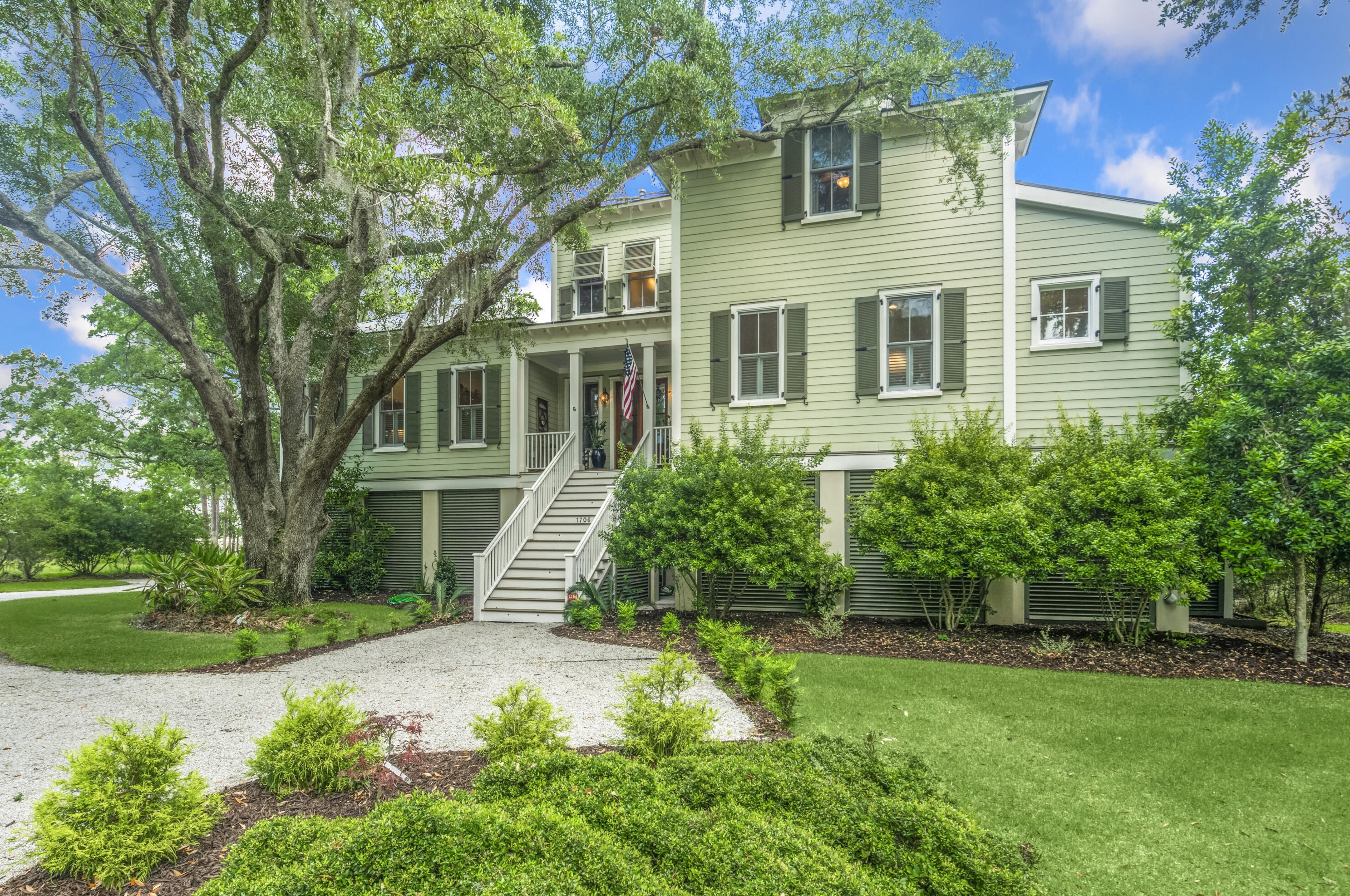 1706 Ancient Oaks Ln, Johns Island, SC 29455