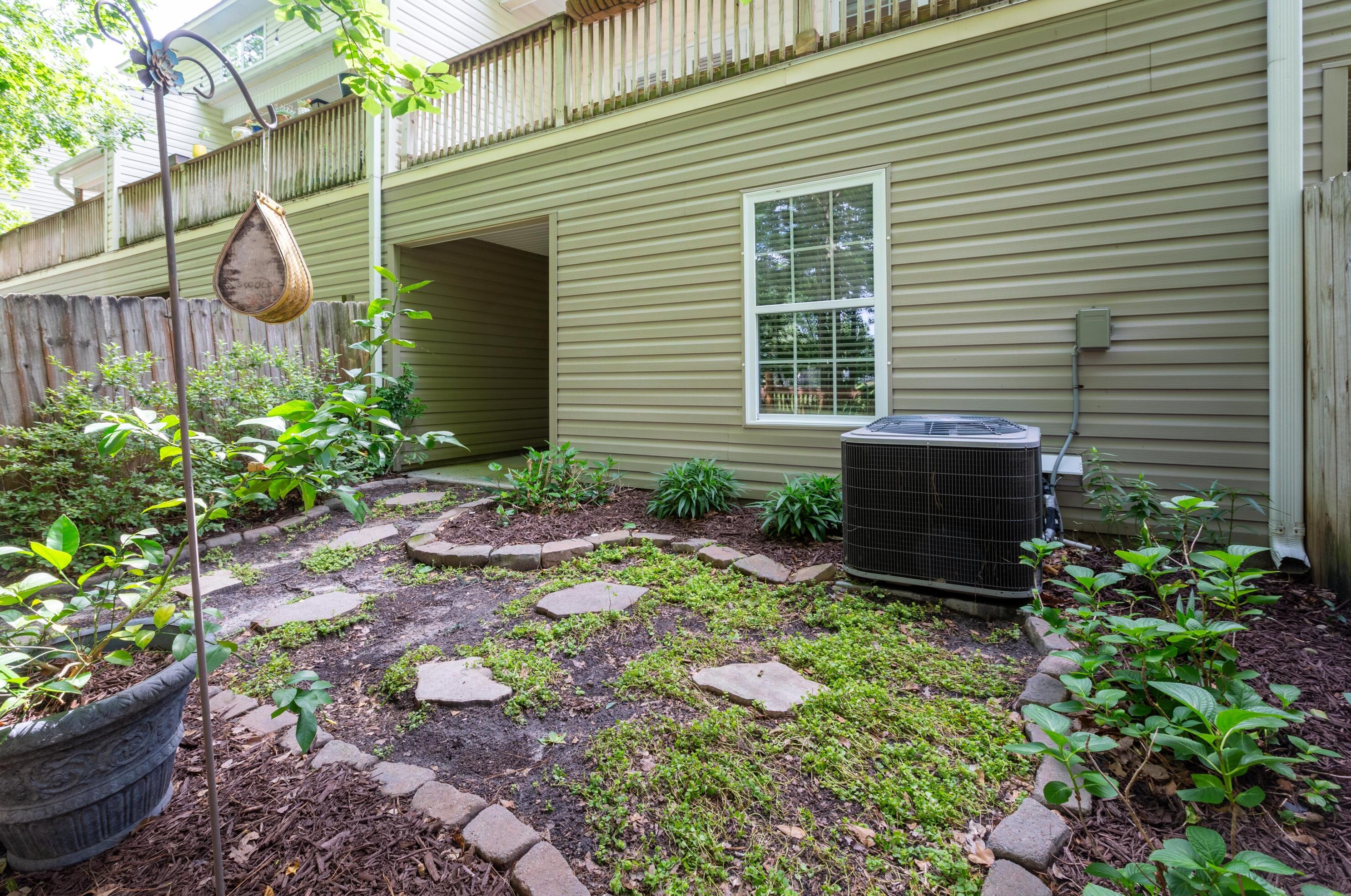 4027 Hartland St, Charleston SC 29414-6095 exterior