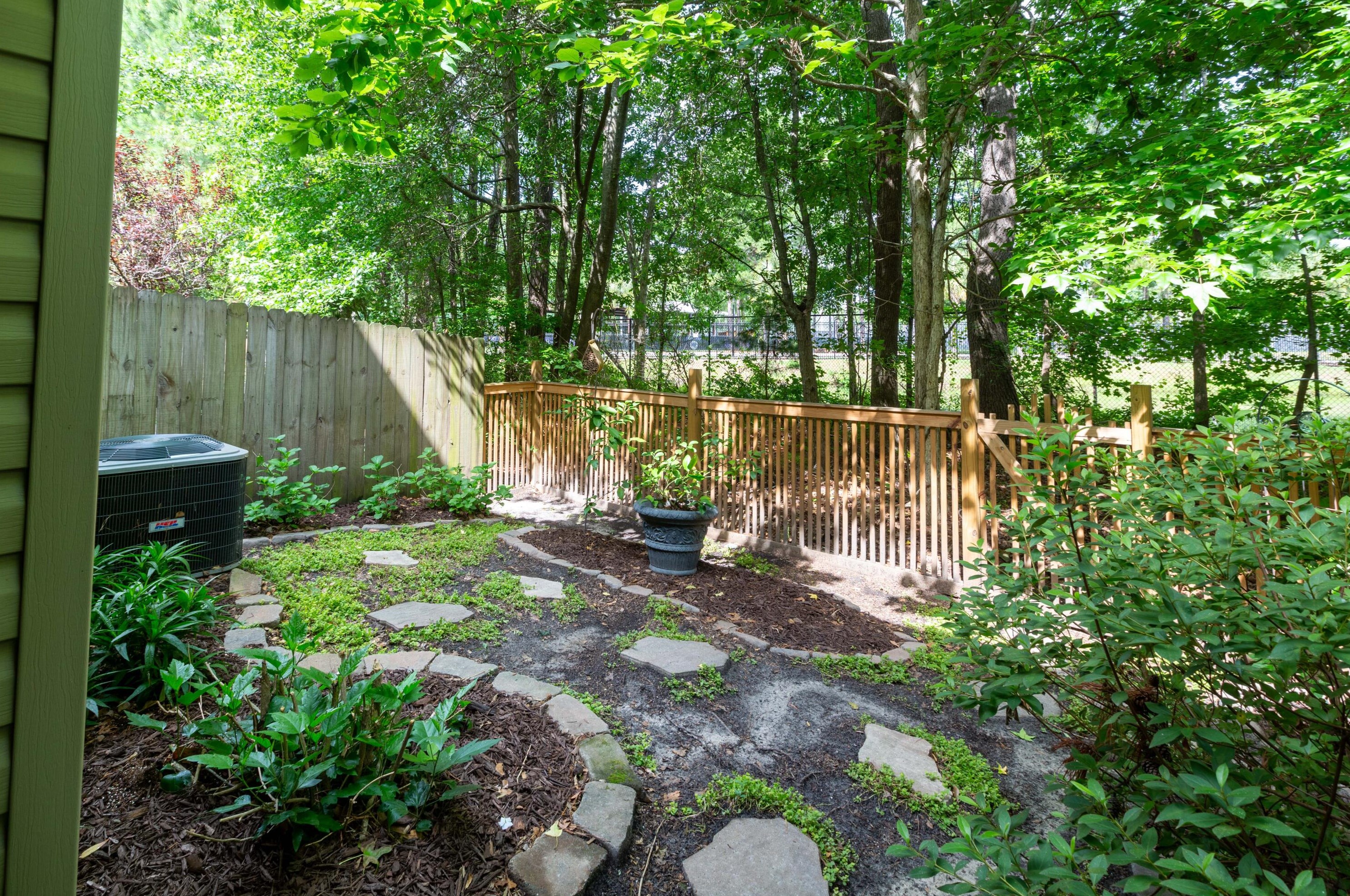 4027 Hartland St, Charleston SC 29414-6095 exterior