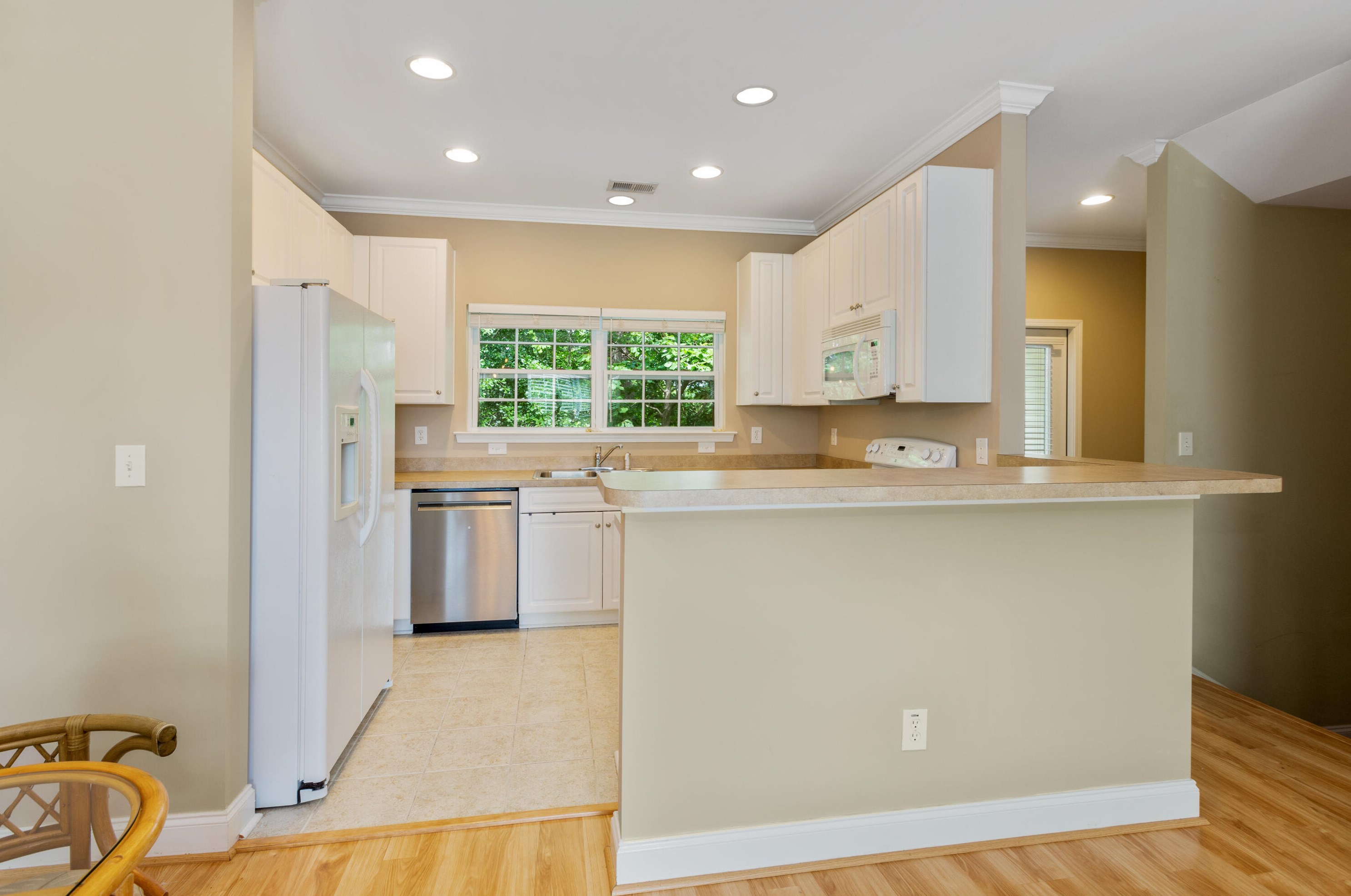 4027 Hartland St, Charleston SC 29414-6095 exterior