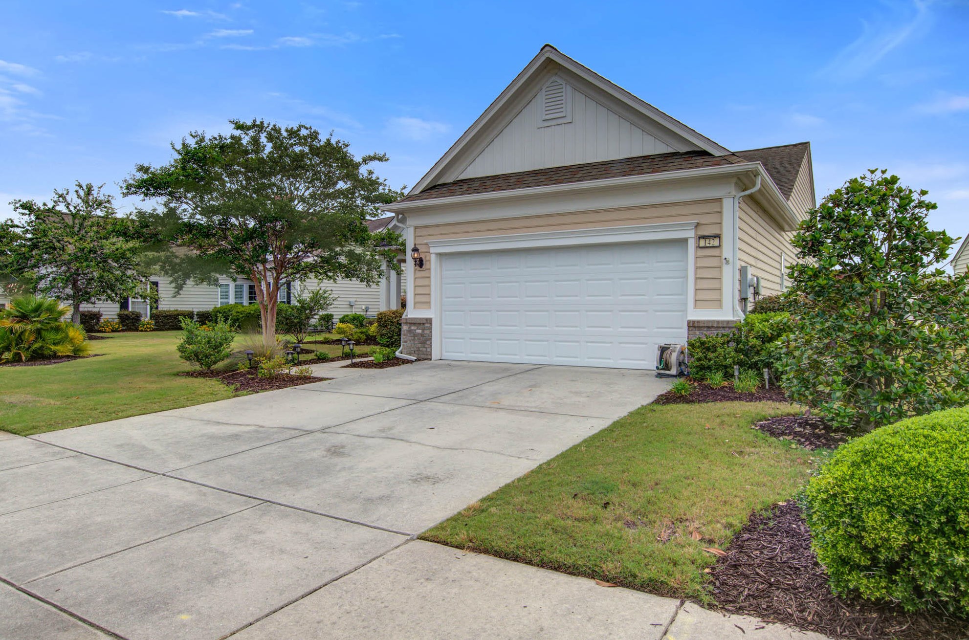 142 Schooner Bend Ave, Summerville, SC 29483-5385