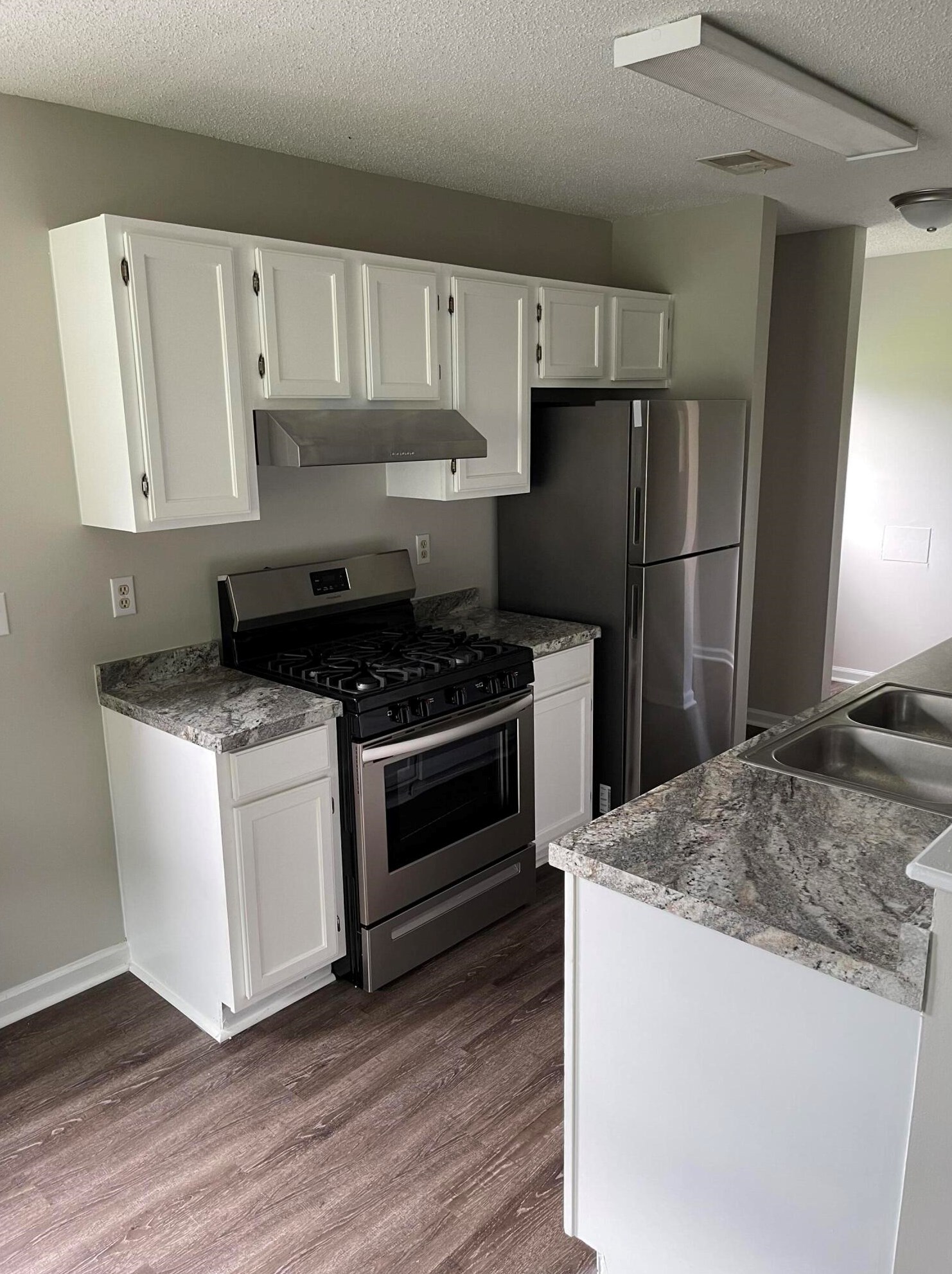 43 Woodleaf Ct, Charleston SC  29407-5978 exterior