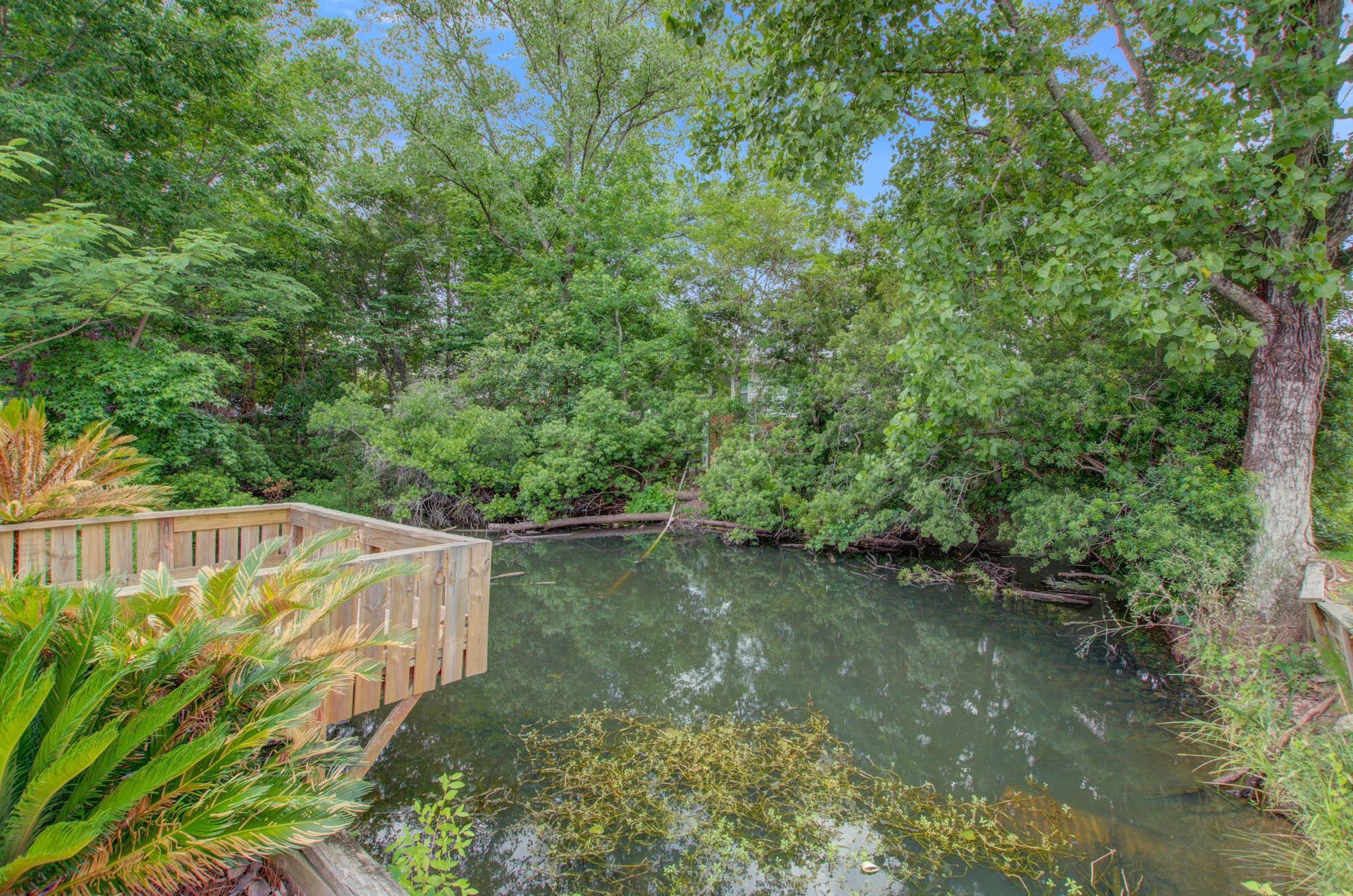 1106 Maplecrest Dr, Moncks Corner SC  29461-2951 exterior