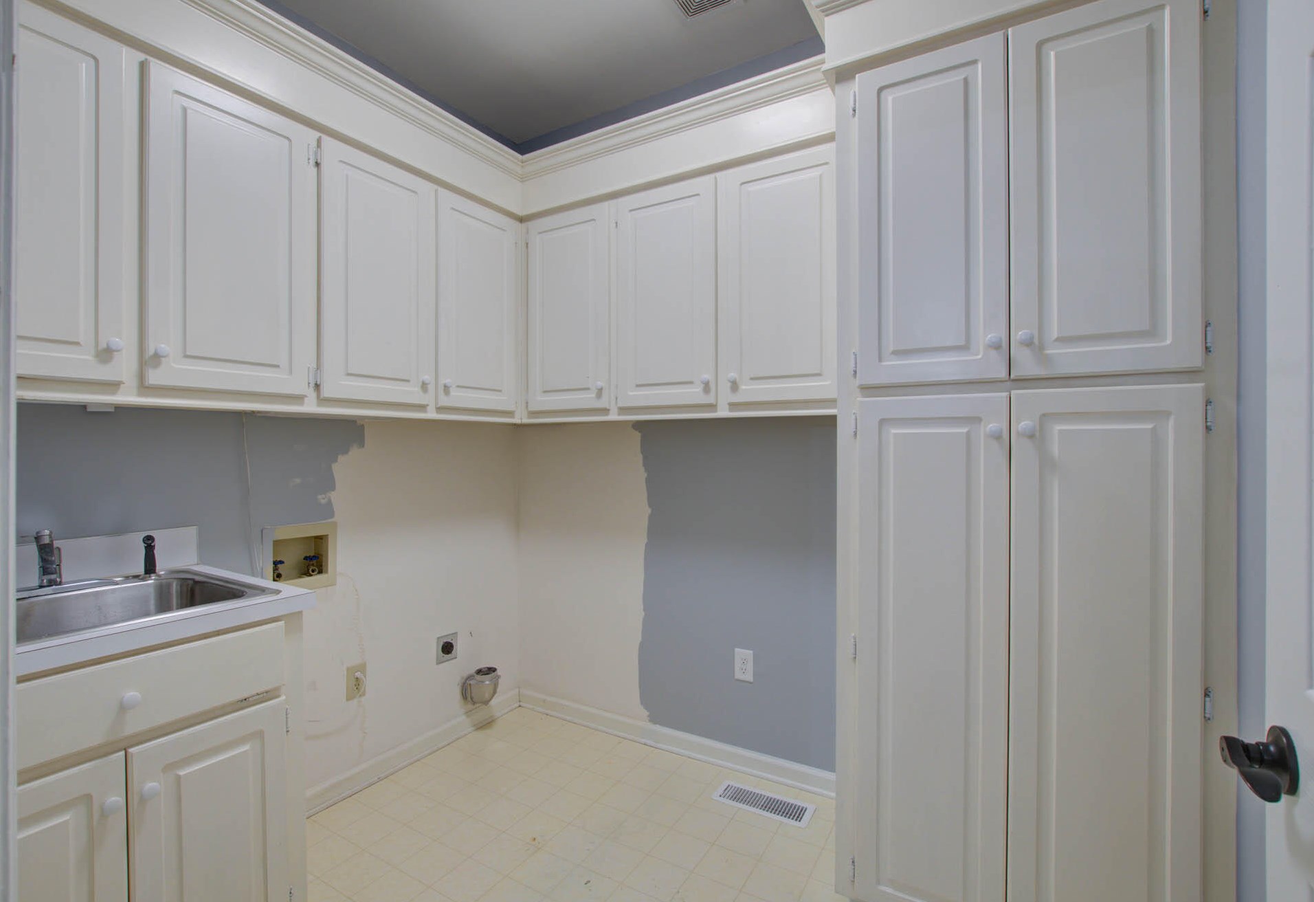 1106 Maplecrest Dr, Moncks Corner SC  29461-2951 exterior