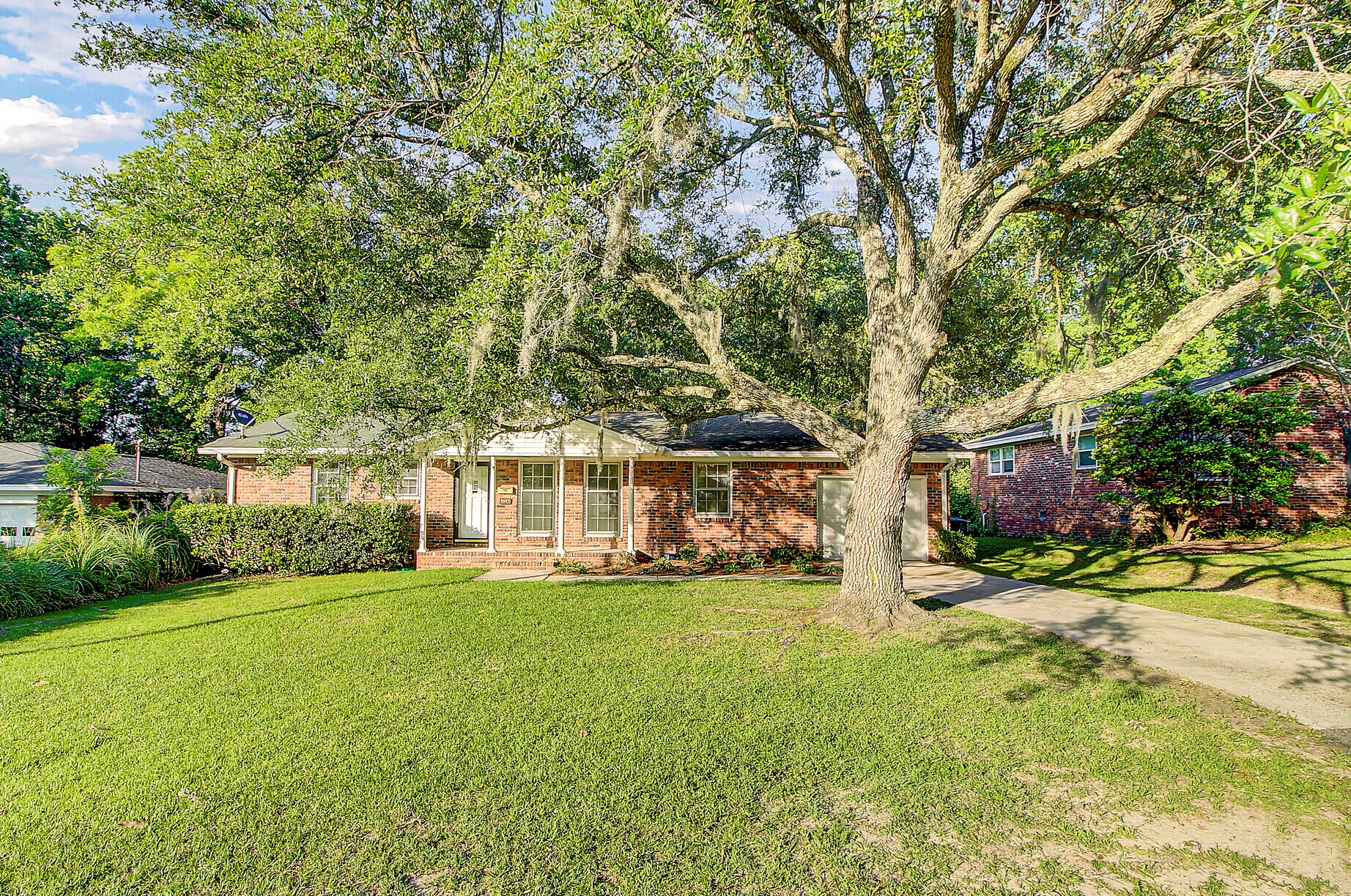 6024 Rembert Dr, Charleston, SC 29410-2323