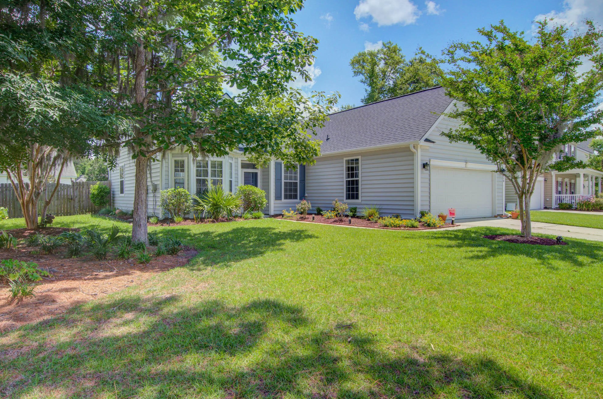 1470 Ashley Garden Blvd, Charleston SC  29414-9125 exterior