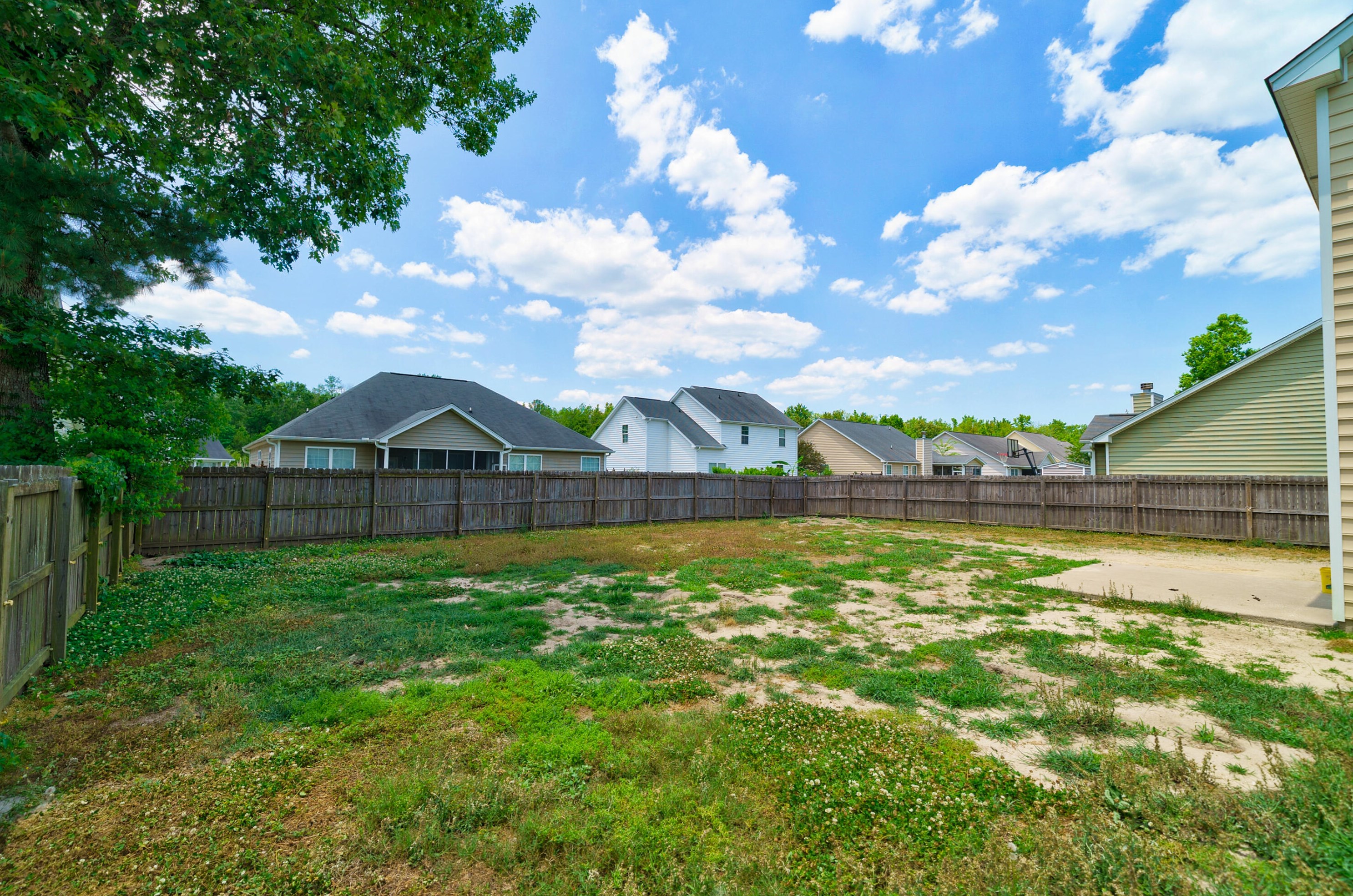 213 Palmetto Village Cir, Moncks Corner, SC 29461-8886