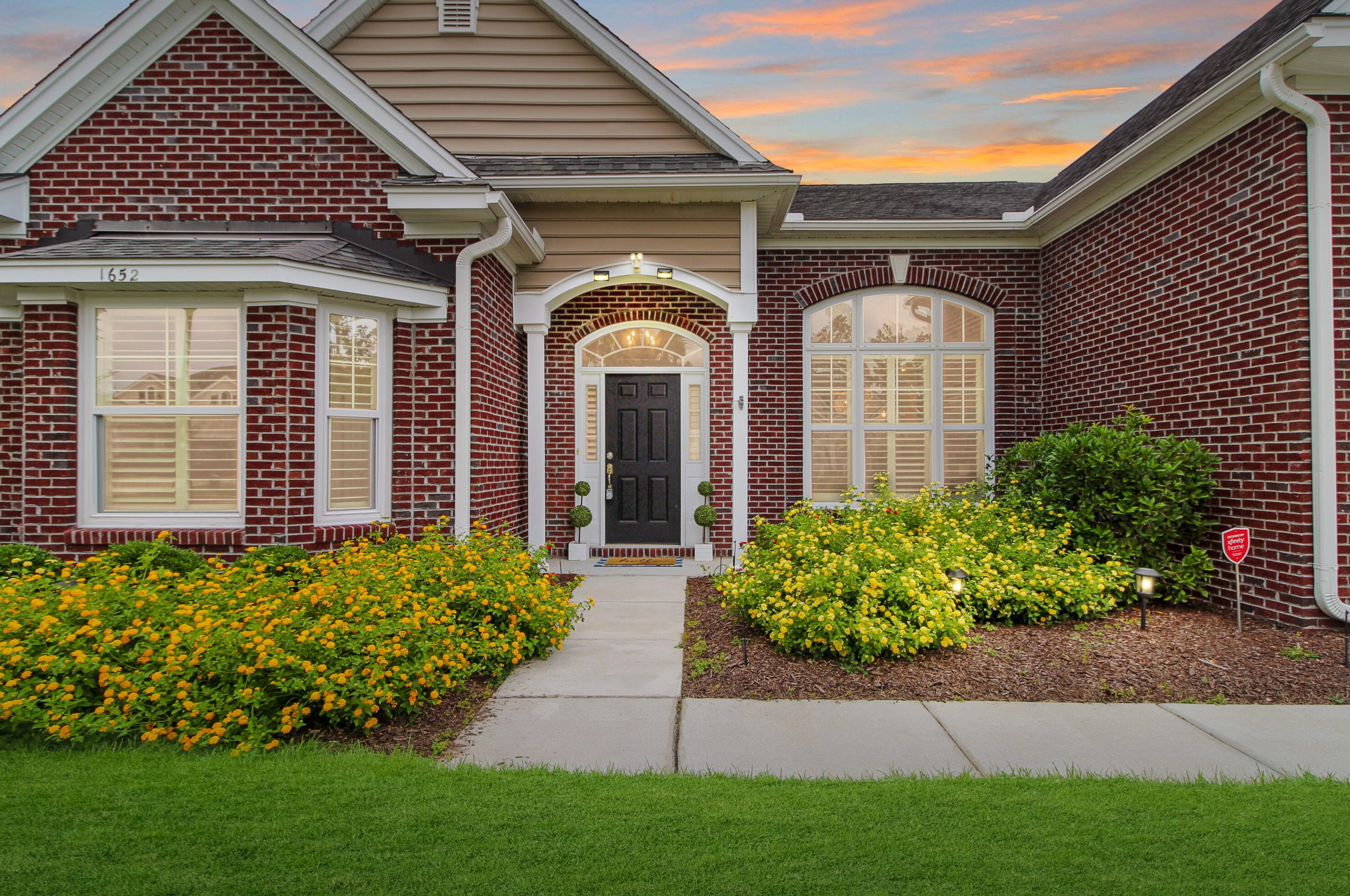 1652 Pleasant Hill Dr, Charleston, SC 29414-8108