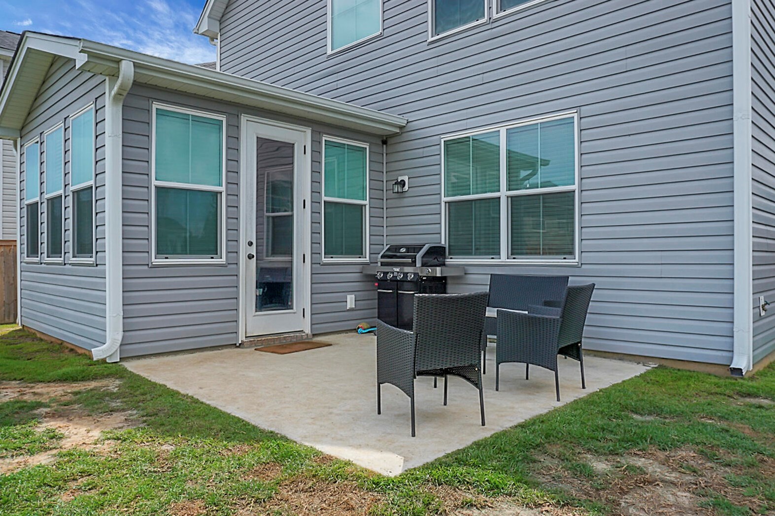 291 Red Leaf Blvd, Moncks Corner SC  29461-8881 exterior