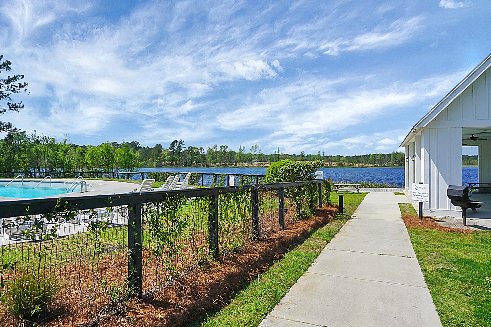 291 Red Leaf Blvd, Moncks Corner SC  29461-8881 exterior