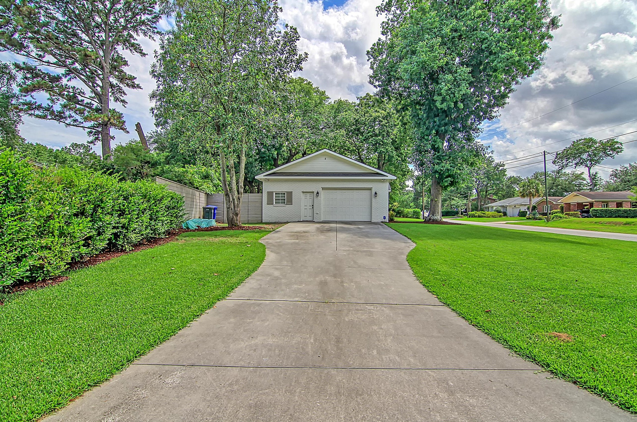 1972 Trinity Dr, Charleston SC  29407-3356 exterior