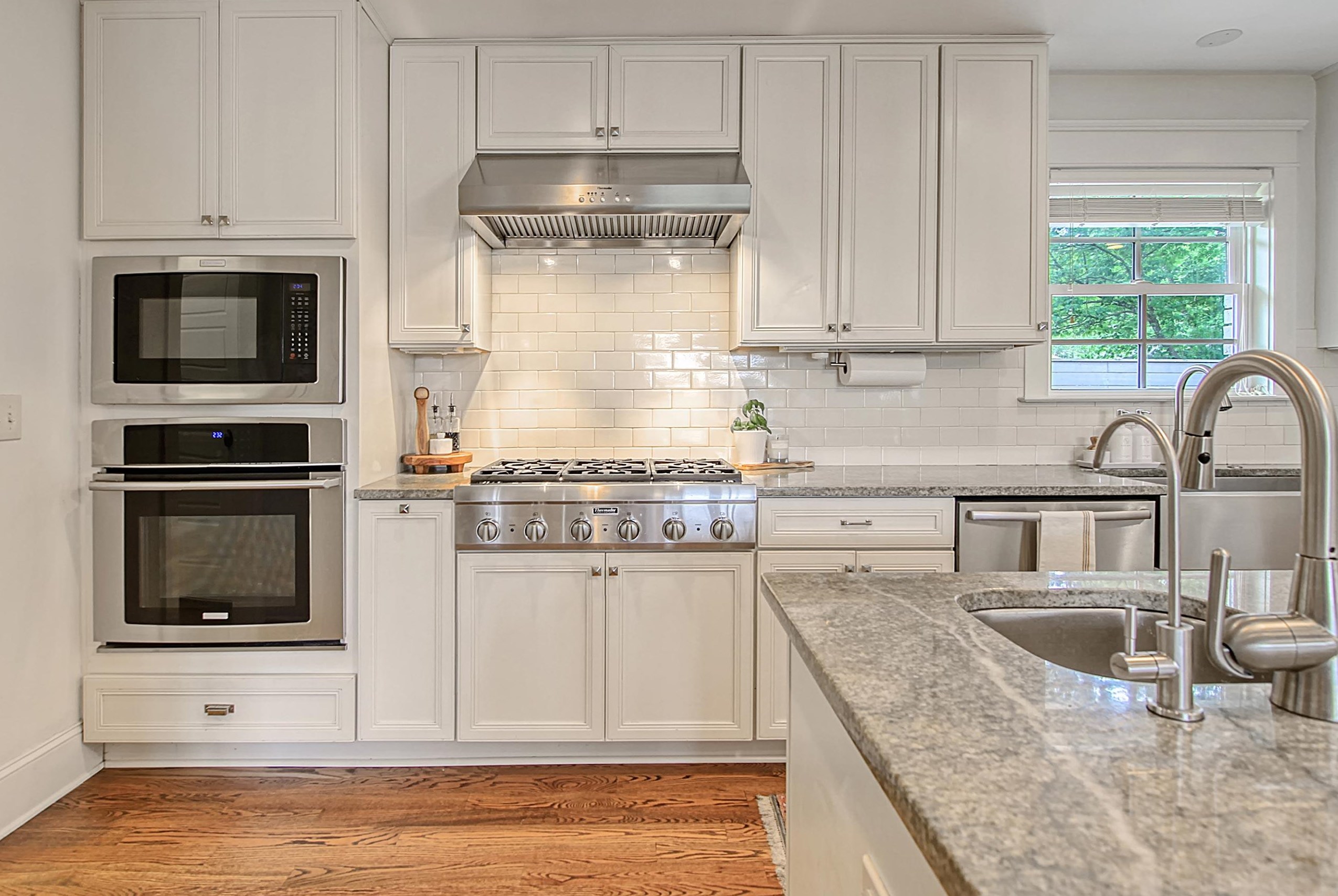 1972 Trinity Dr, Charleston SC  29407-3356 exterior