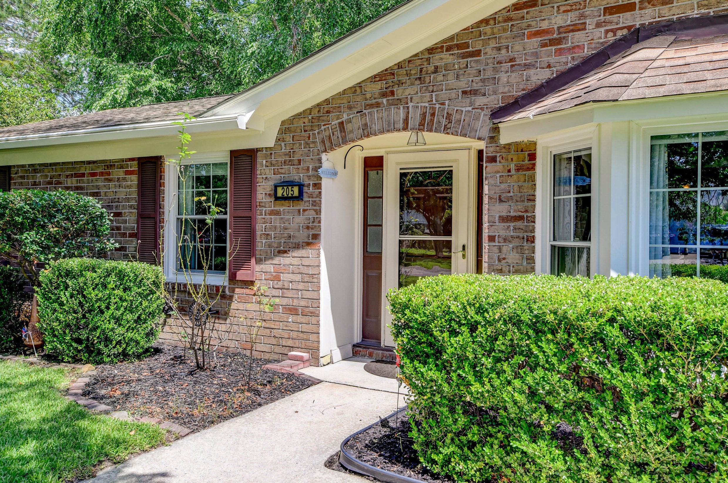 205 General Dennis Dr, Summerville, SC 29483-2012