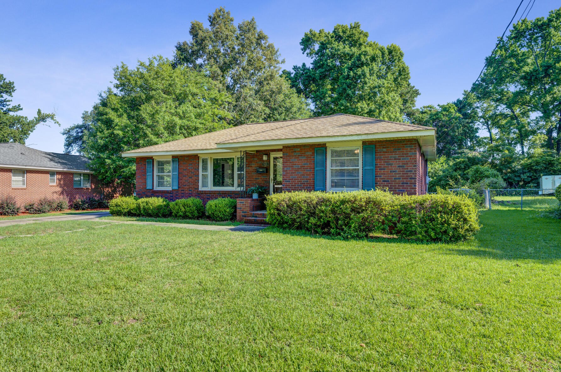 5324 Hartford Cir, Charleston SC  29405-4122 exterior