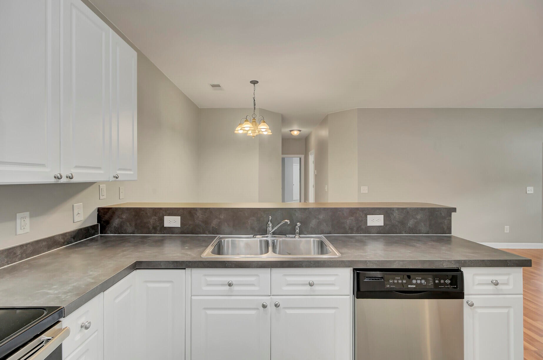 502 Elgin Ct, Charleston SC 29414-9097 exterior