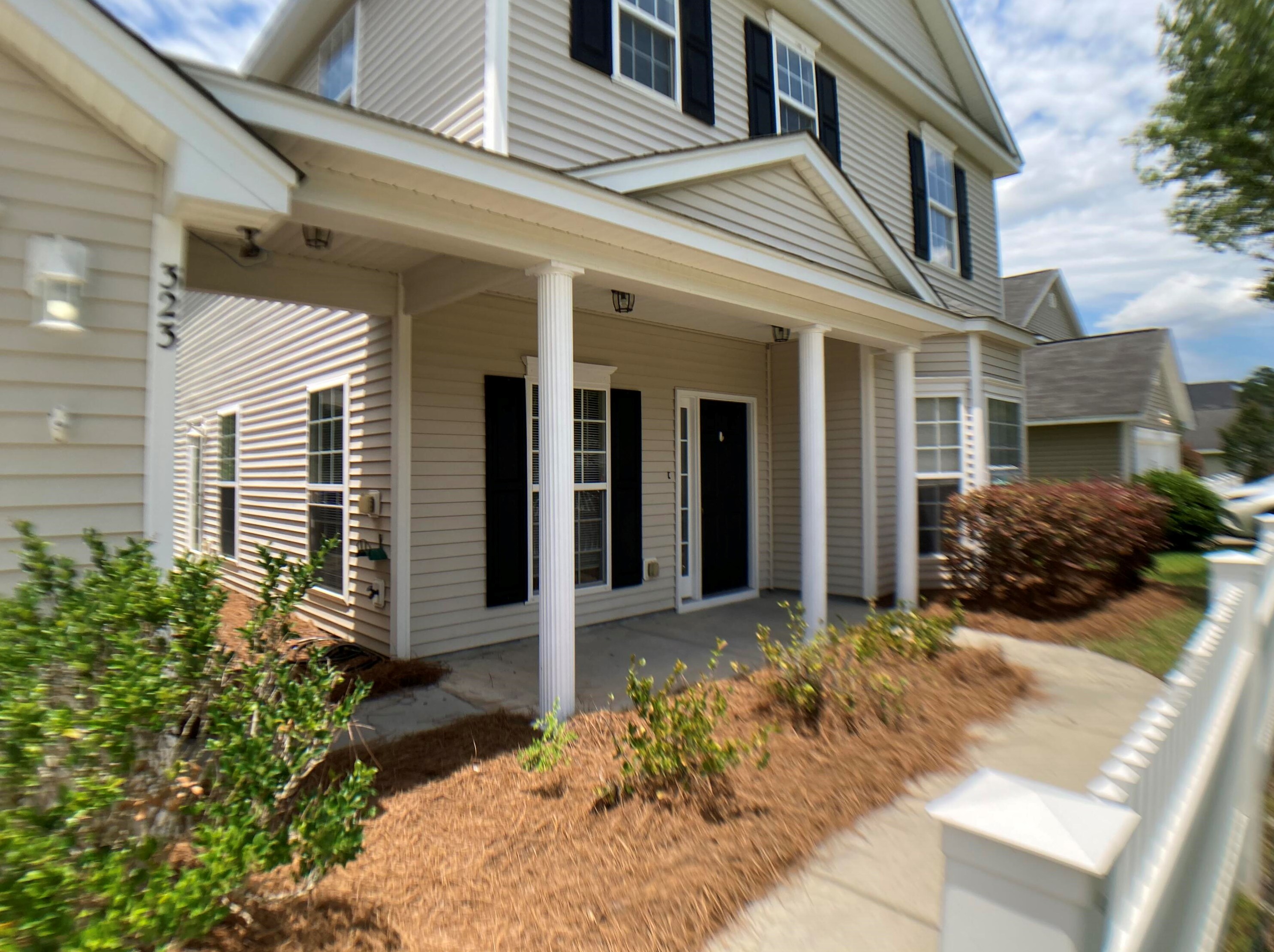 323 Savannah River Dr, Summerville, SC 29485