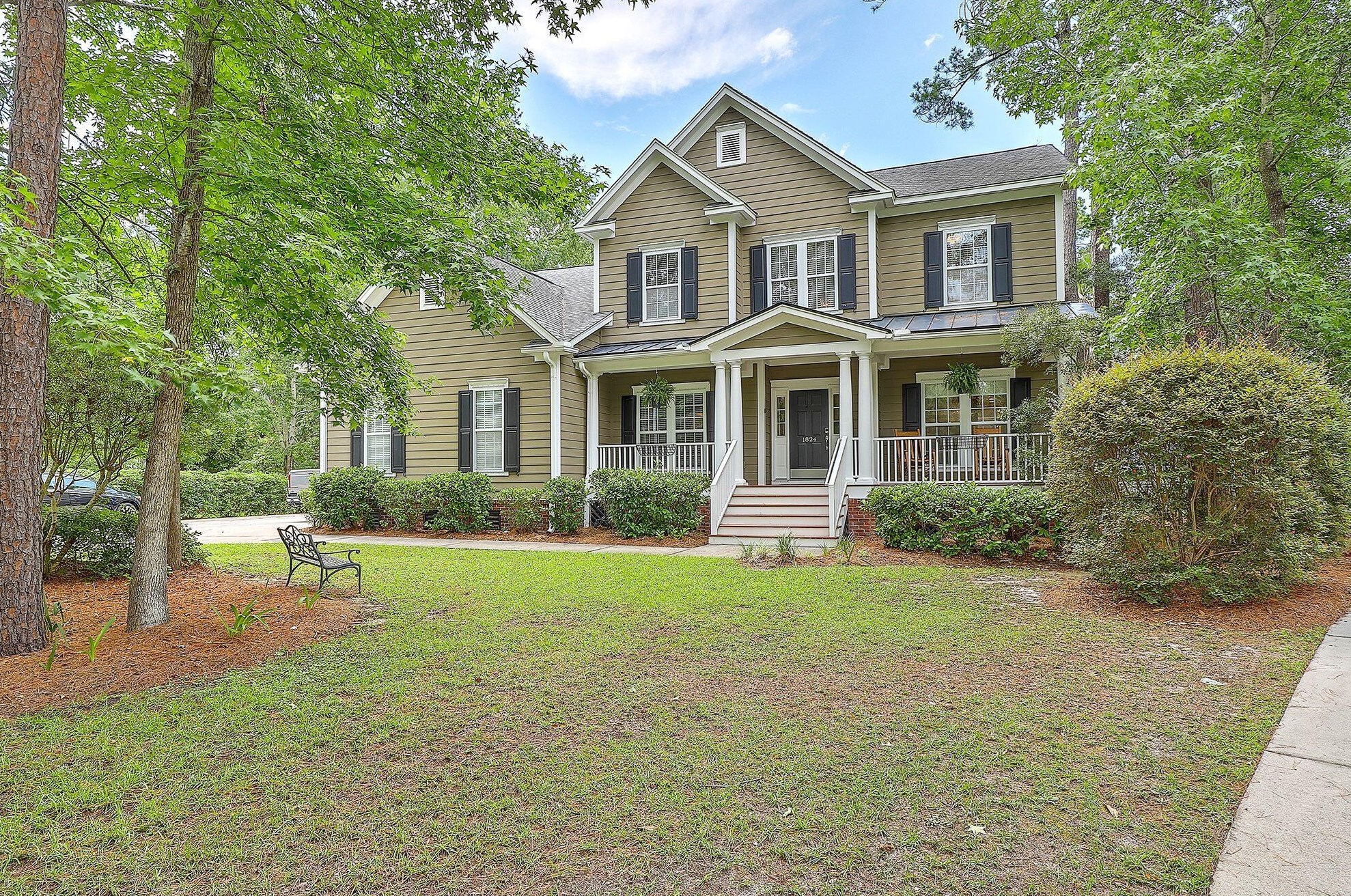 1824 S James Gregarie Rd, Mount Pleasant, SC 29466