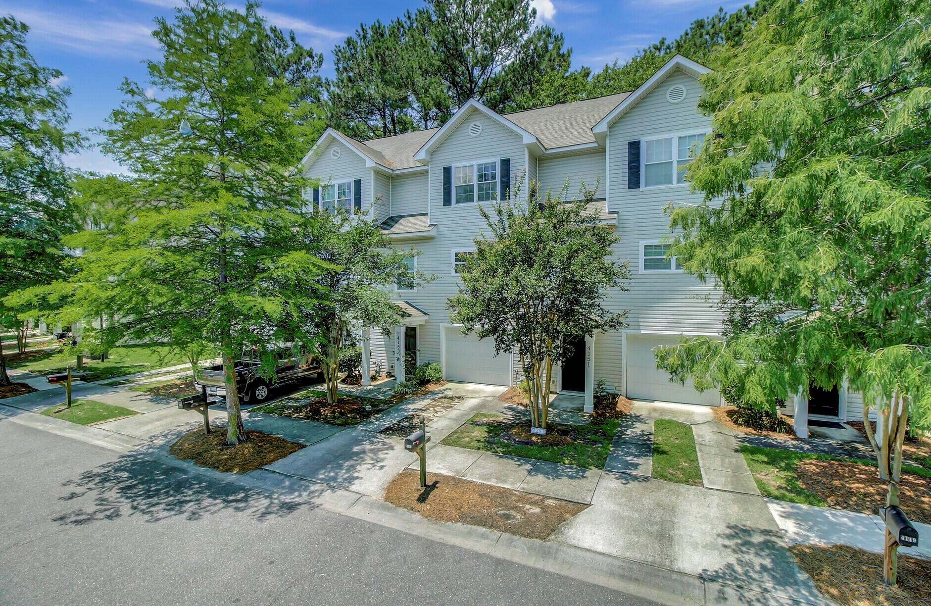 4151 Perrine St, Charleston, SC 29414-6076