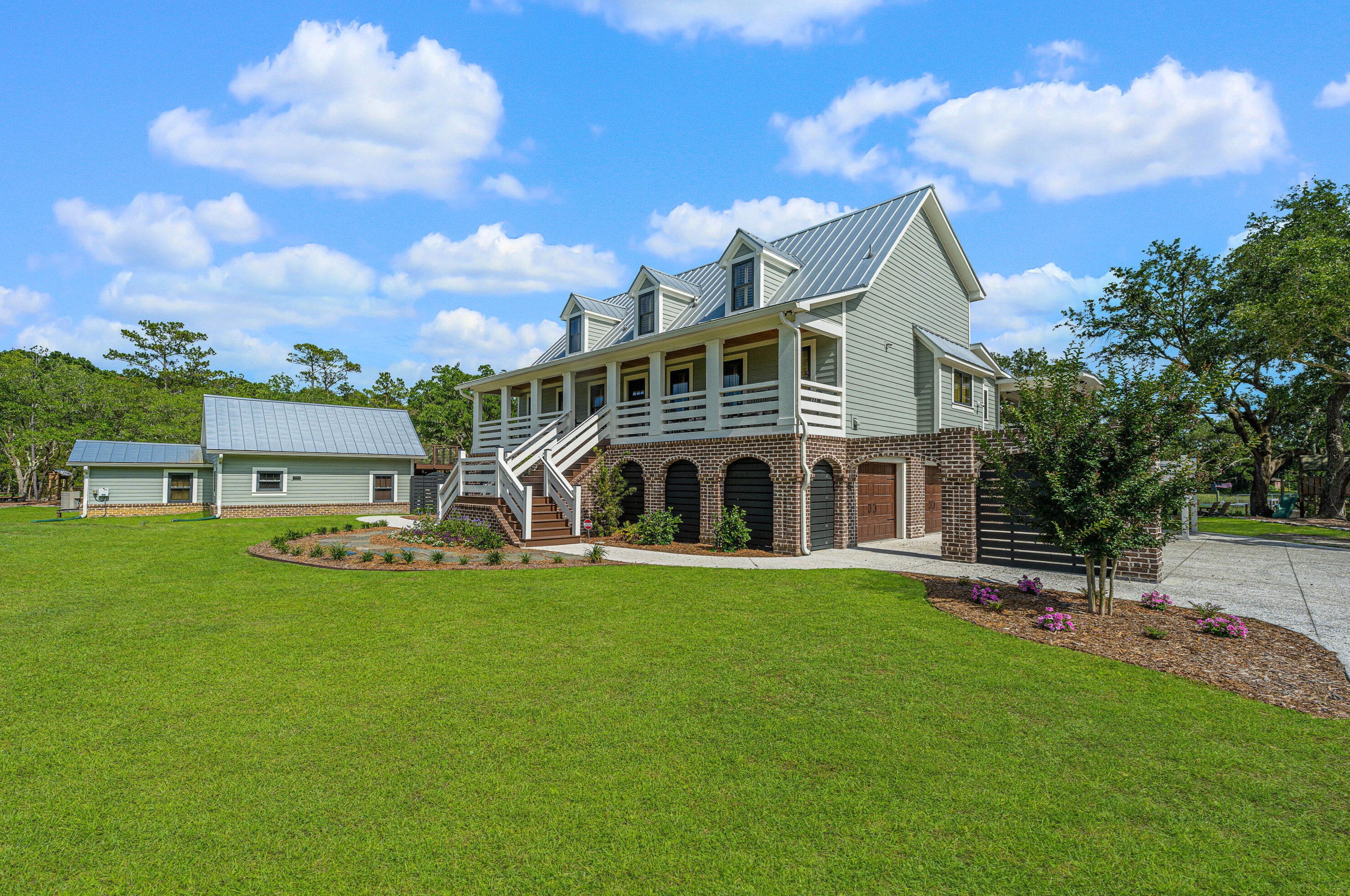 2690 Cotton Gin Rd, Johns Island, SC 29455