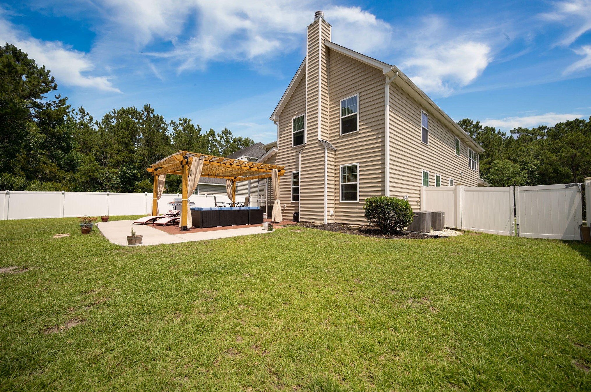 113 Blackwater Way, Moncks Corner SC  29461-6483 exterior
