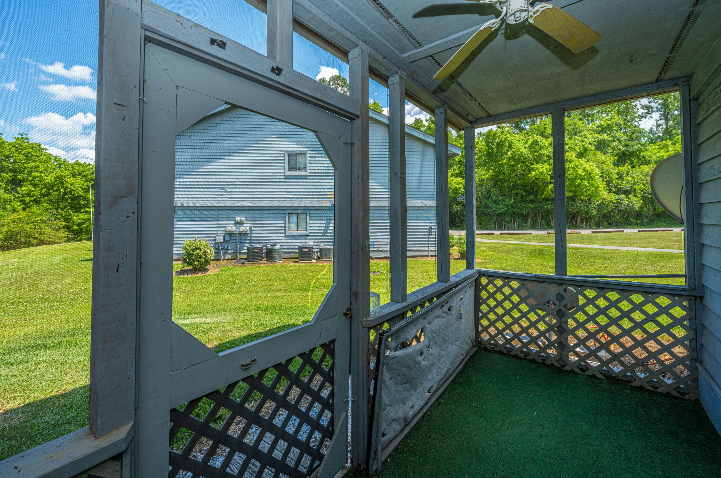 1204 Tailrace Dr, Moncks Corner SC  29461-3217 exterior