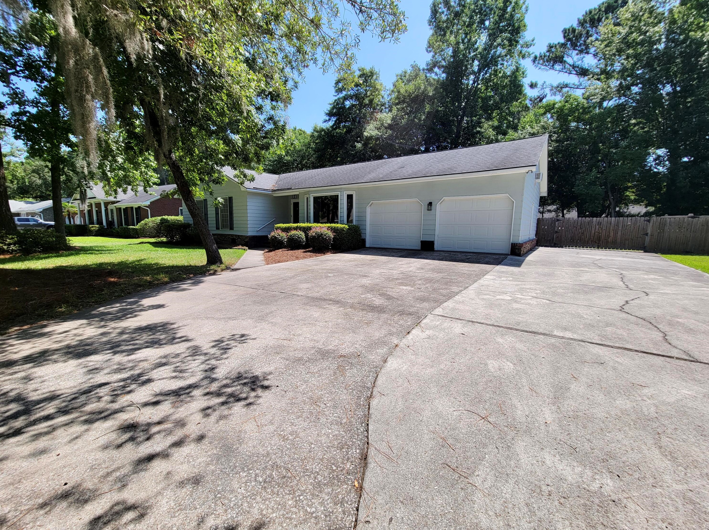 1003 Law Ln, Mount Pleasant, SC 29464