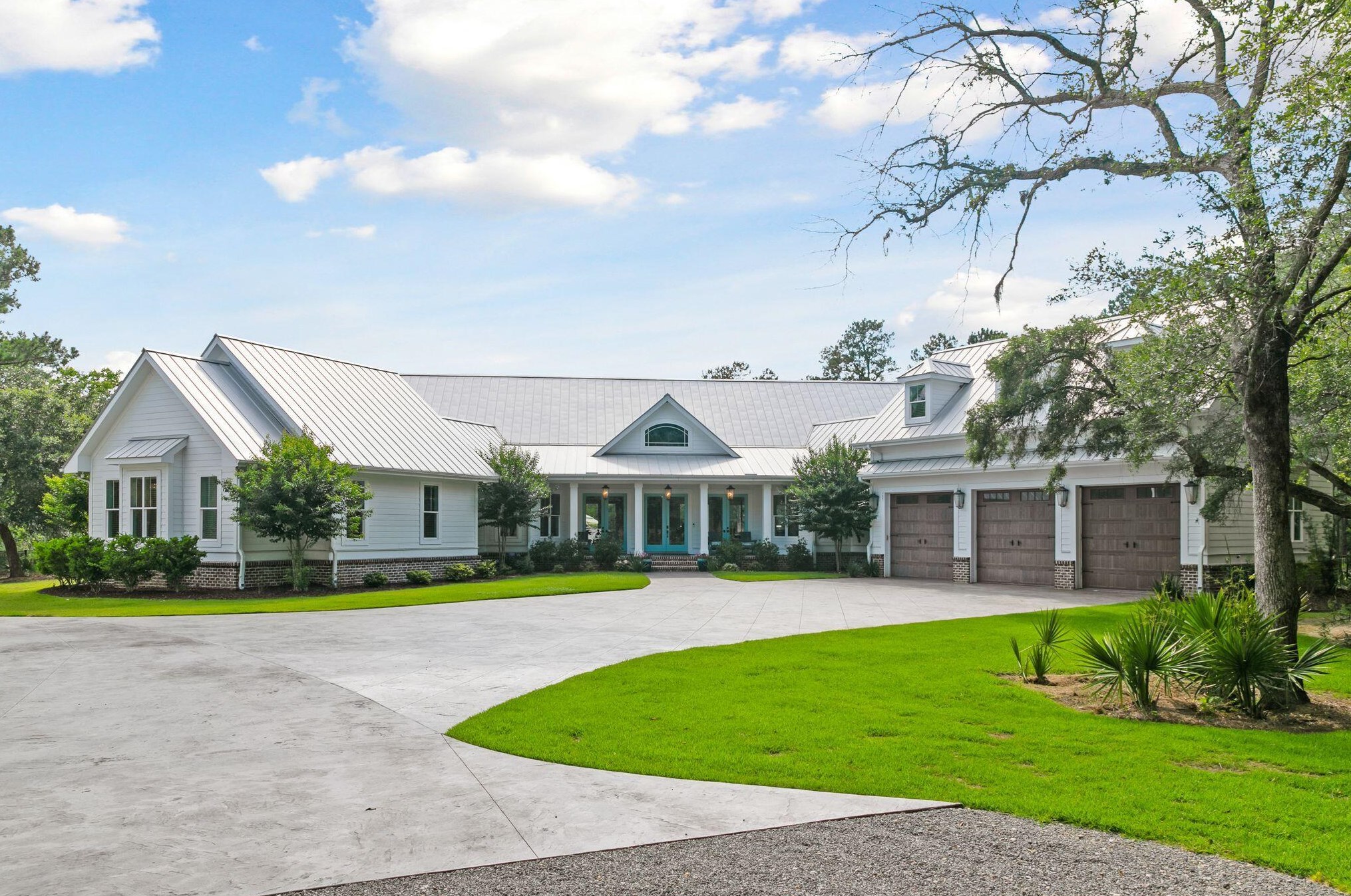 3001 Bushy Park Rd, Moncks Corner SC  29461-6480 exterior