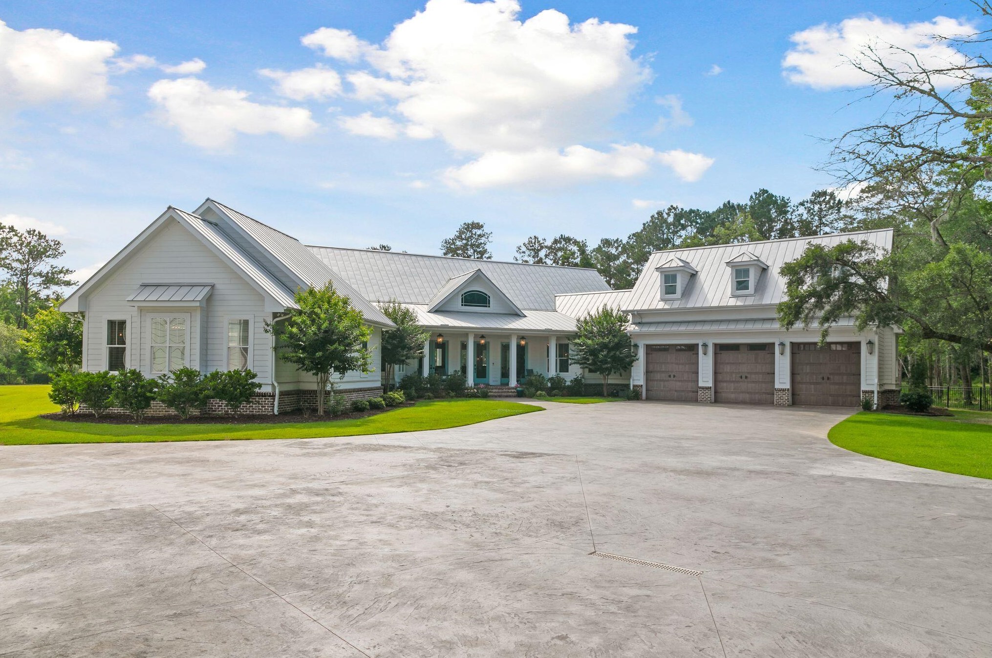 3001 Bushy Park Rd, Moncks Corner SC  29461-6480 exterior