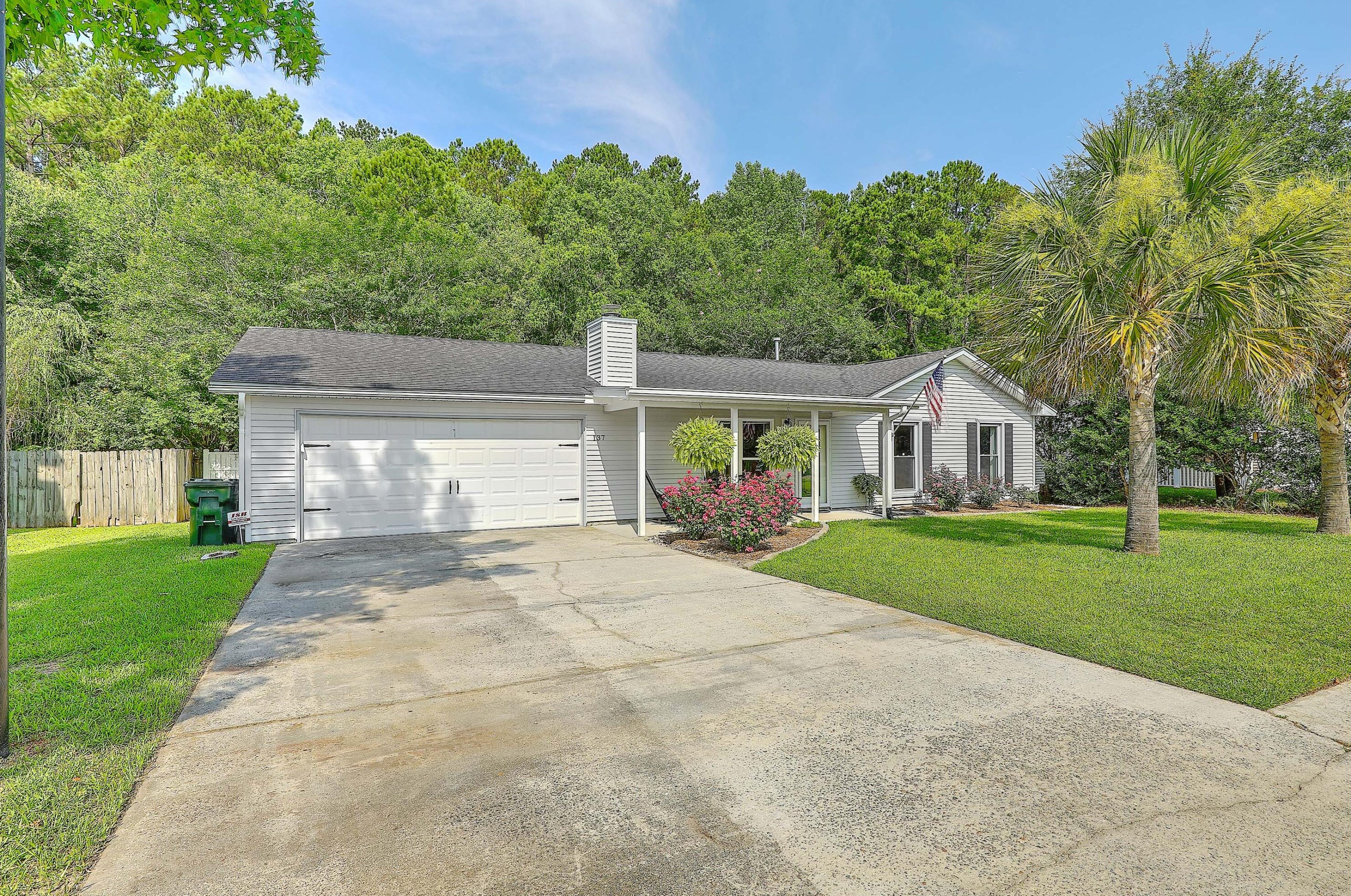 137 Iron Rd, Summerville, SC 29483-7728