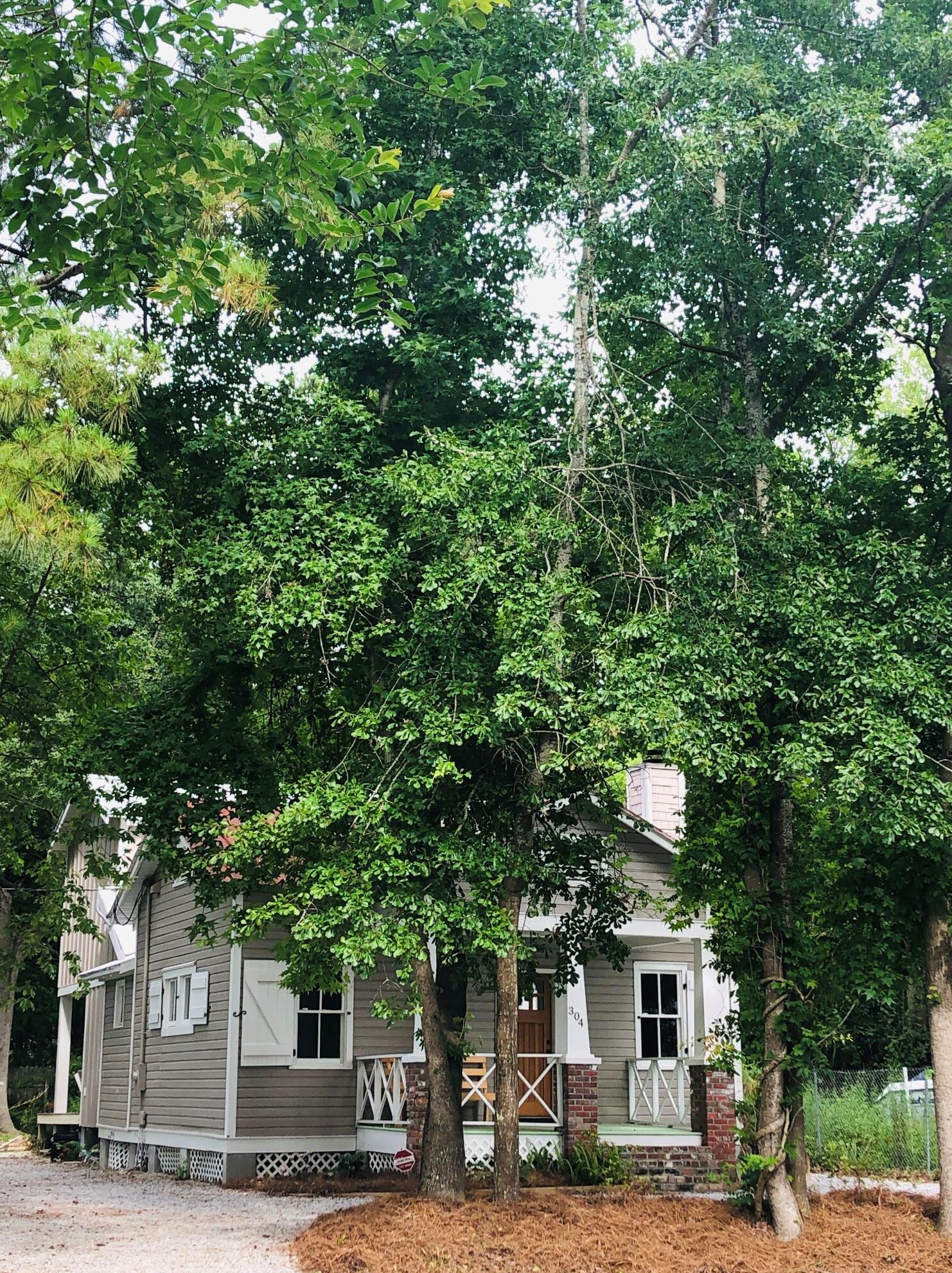 304 Fleming Rd, Charleston, SC 29412-2404