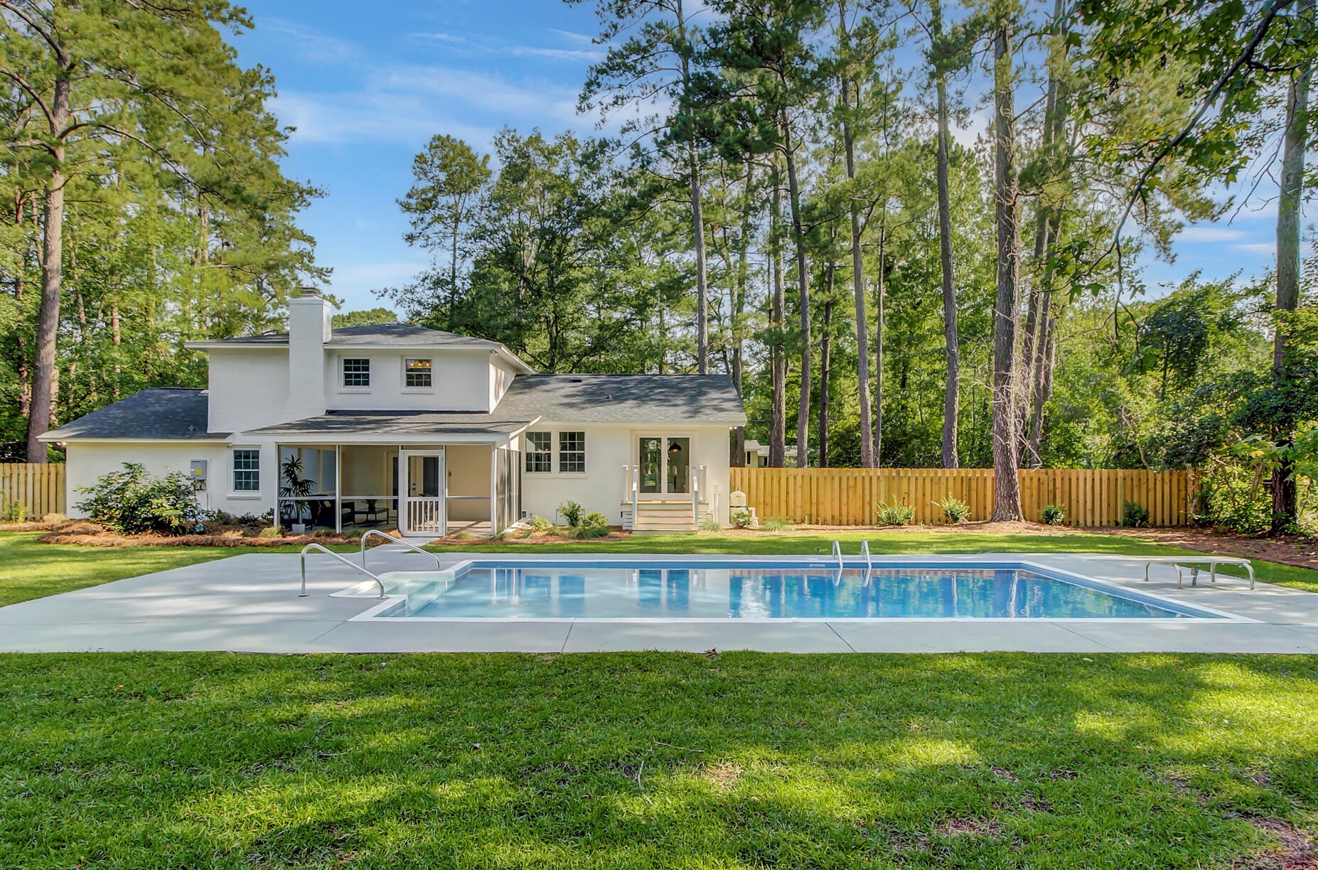 113 Reynolds Rd, Summerville SC  29483-4026 exterior