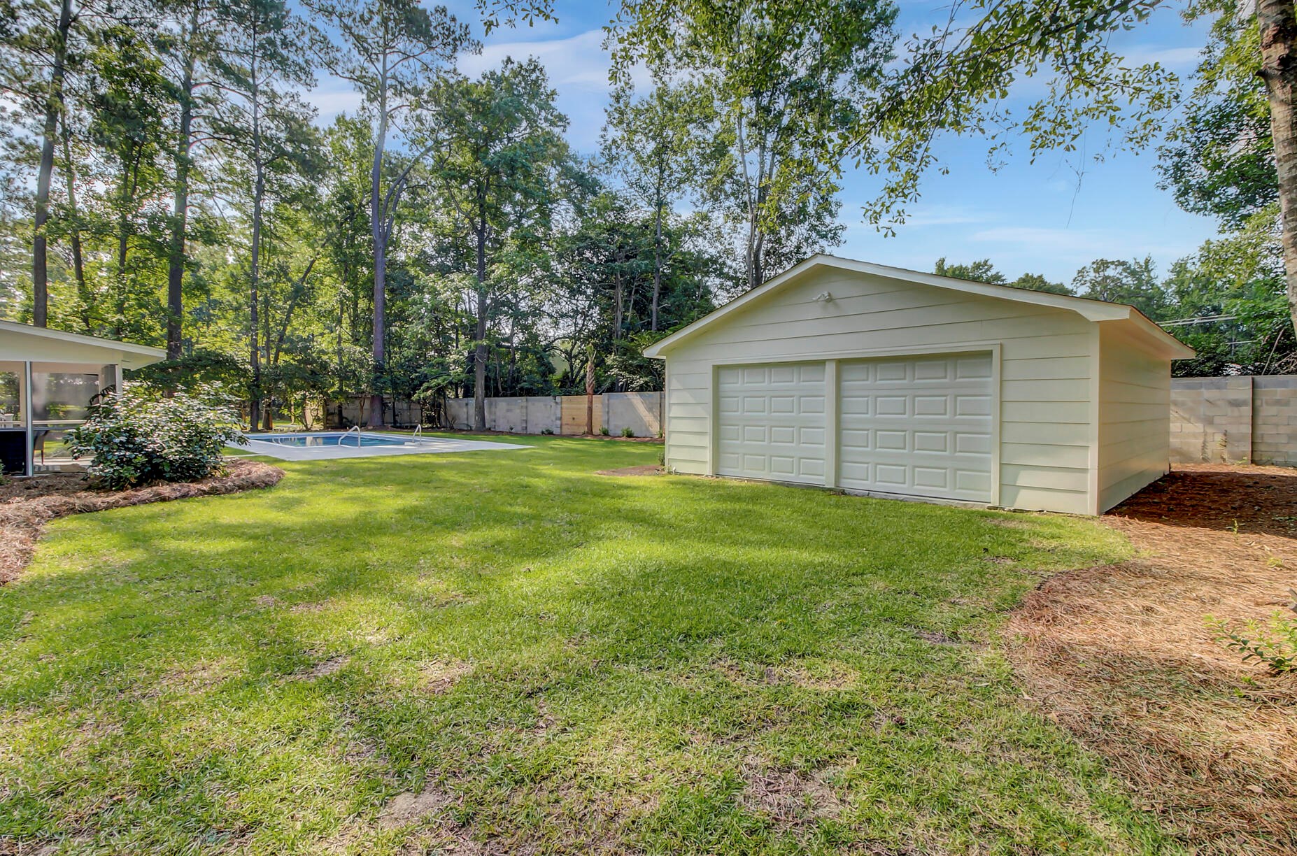 113 Reynolds Rd, Summerville SC  29483-4026 exterior