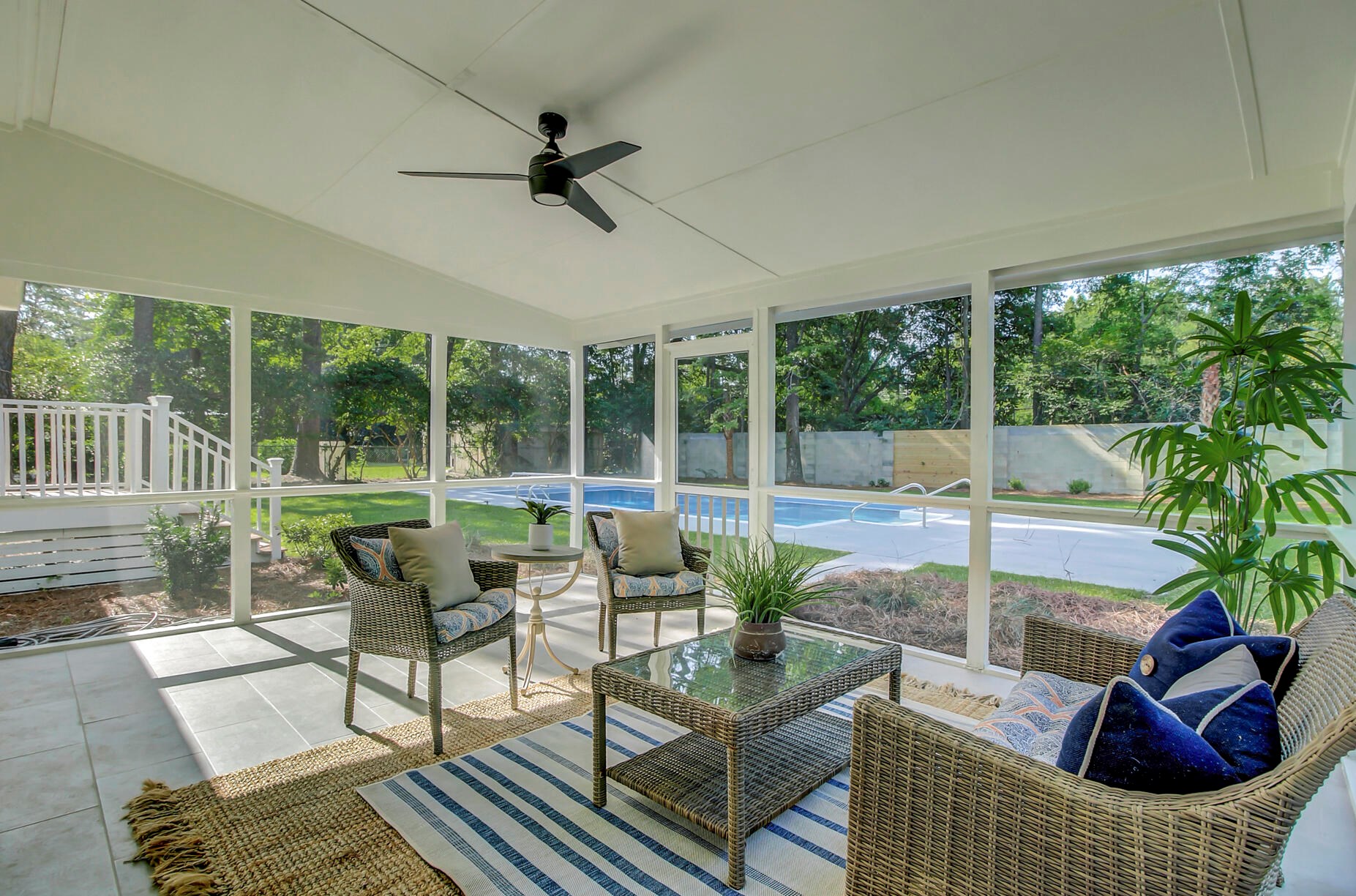 113 Reynolds Rd, Summerville SC  29483-4026 exterior