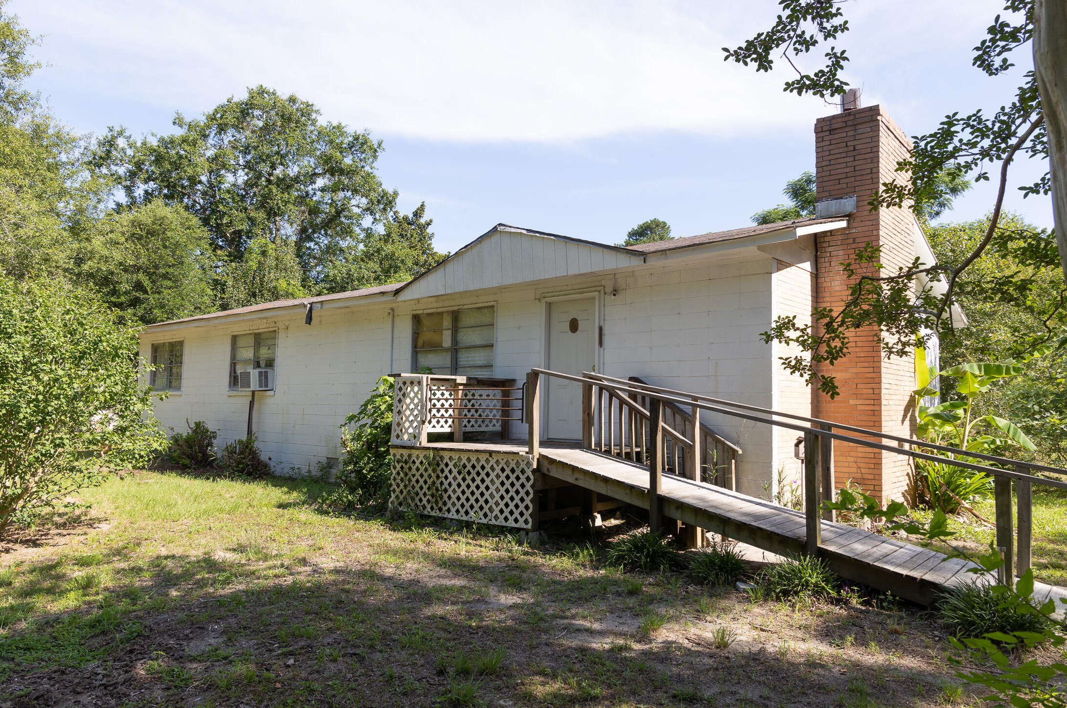 1314 Gardensgate Rd, Eutawville, SC 29048-9272