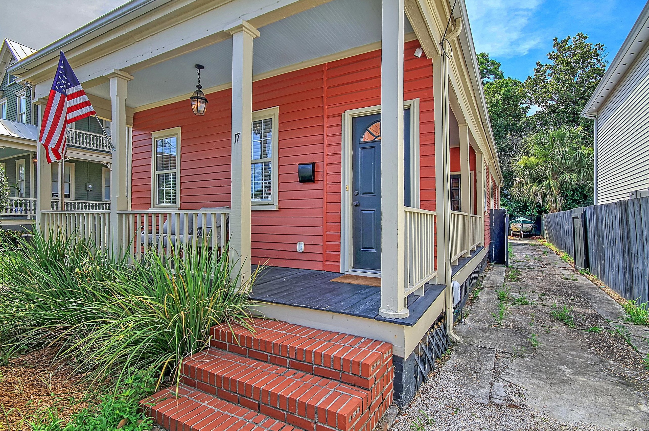 17 Francis St, Charleston, SC 29403-4151
