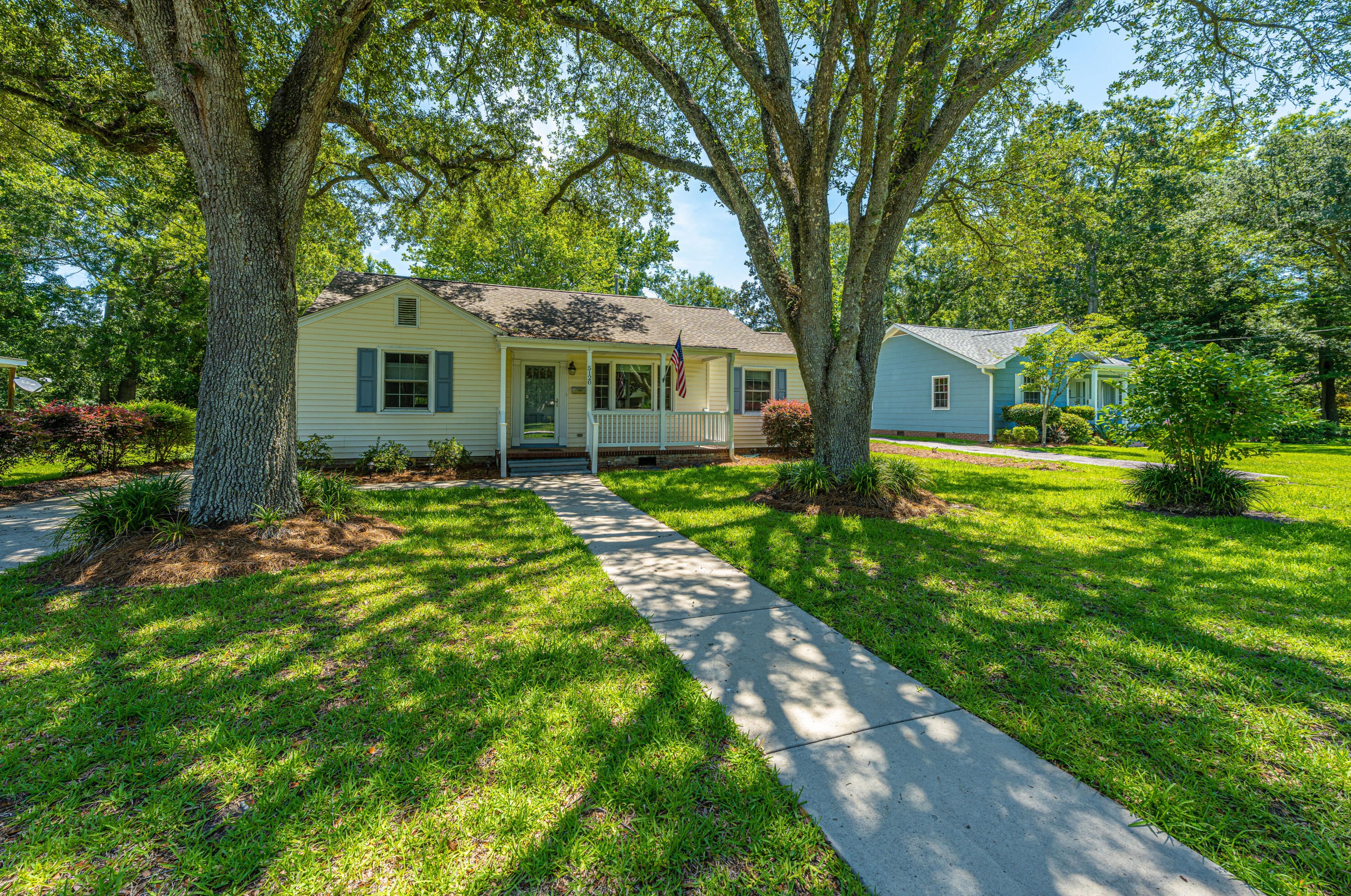 5120 Parkside Dr, Charleston, SC 29405-4104