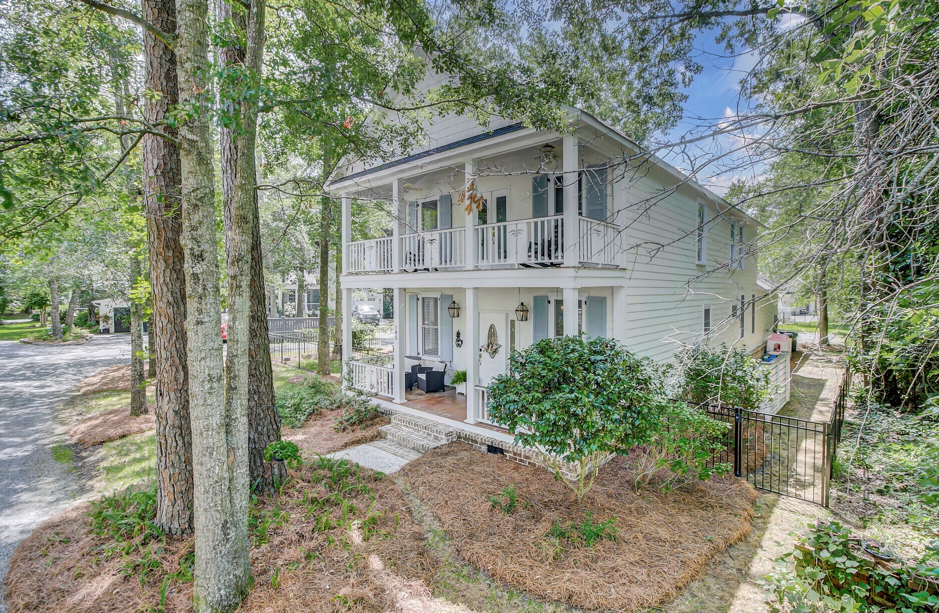 105 Lowndes Ln, Summerville, SC 29483-4064
