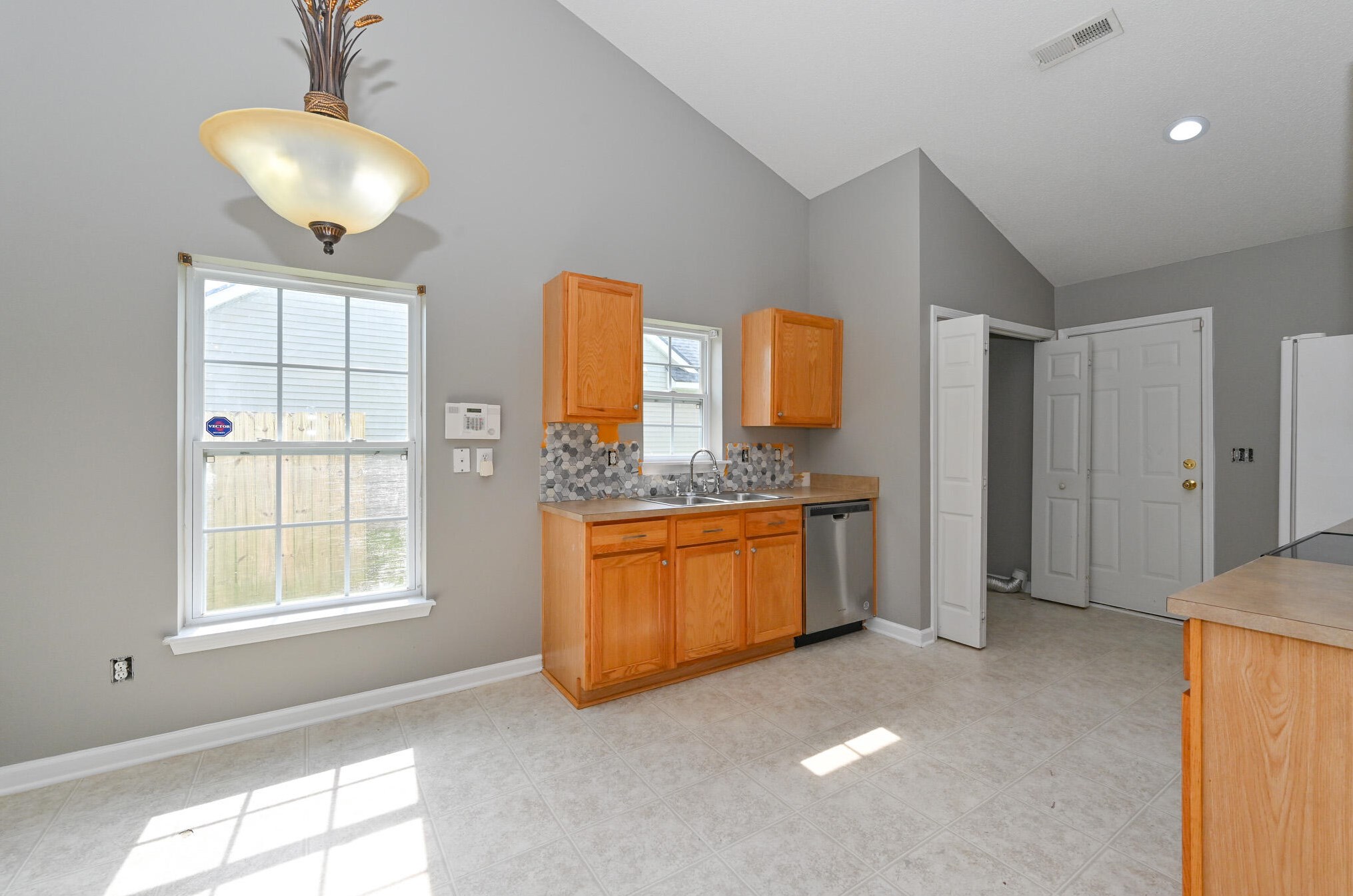 323 Slow Ml Dr, Charleston SC 29445-9641 exterior