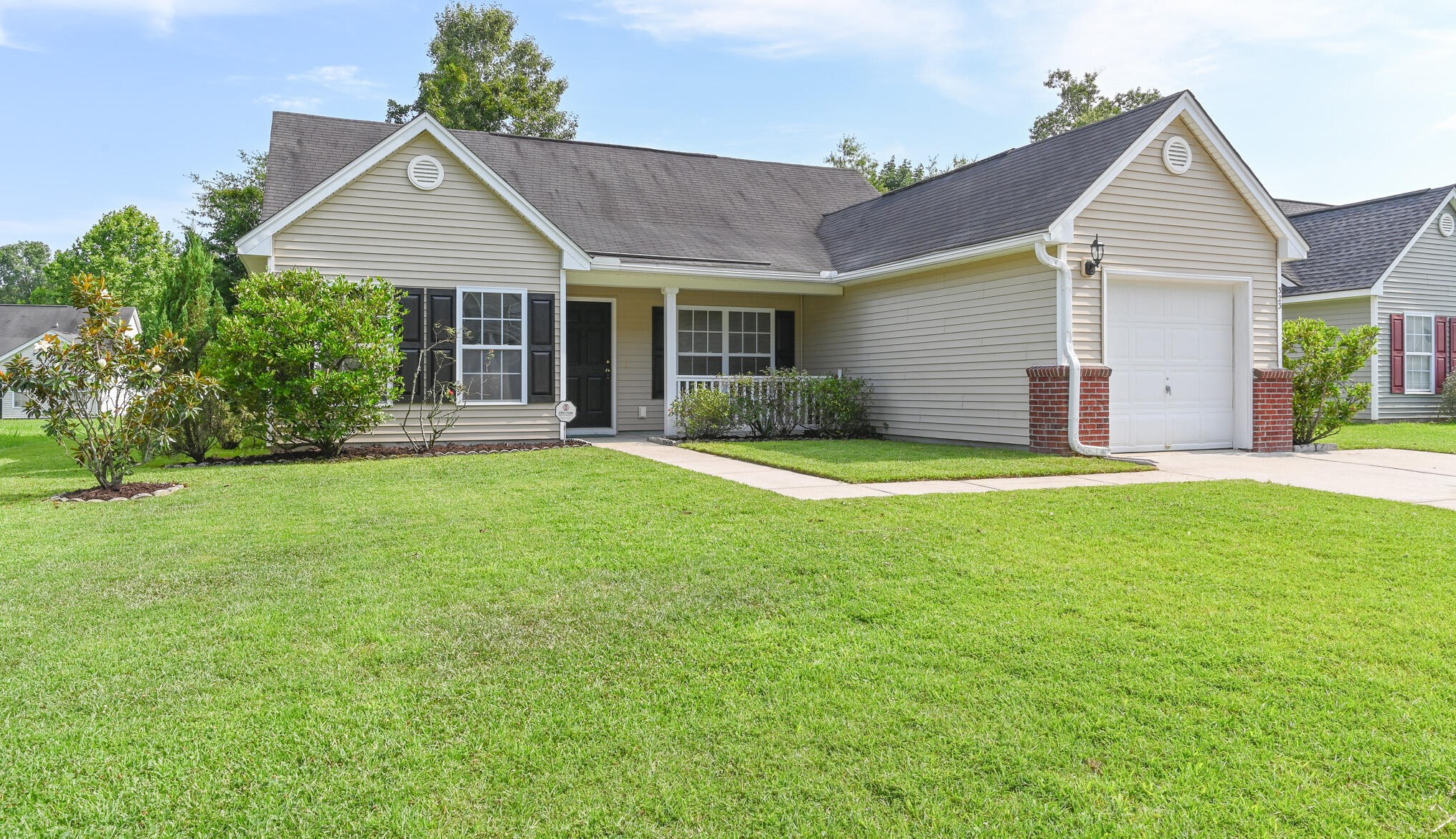 323 Slow Ml Dr, Charleston SC 29445-9641 exterior