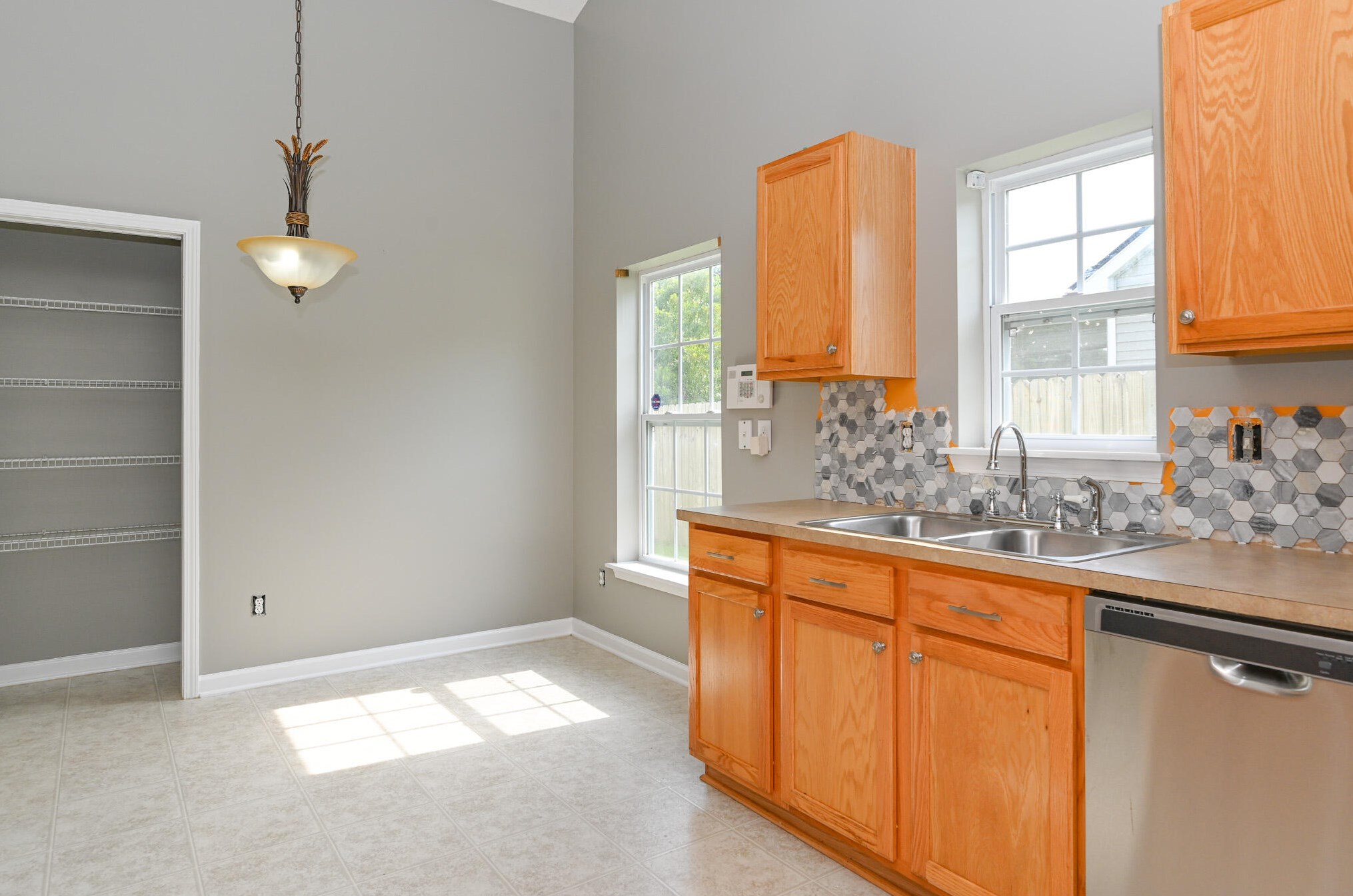 323 Slow Ml Dr, Charleston SC 29445-9641 exterior