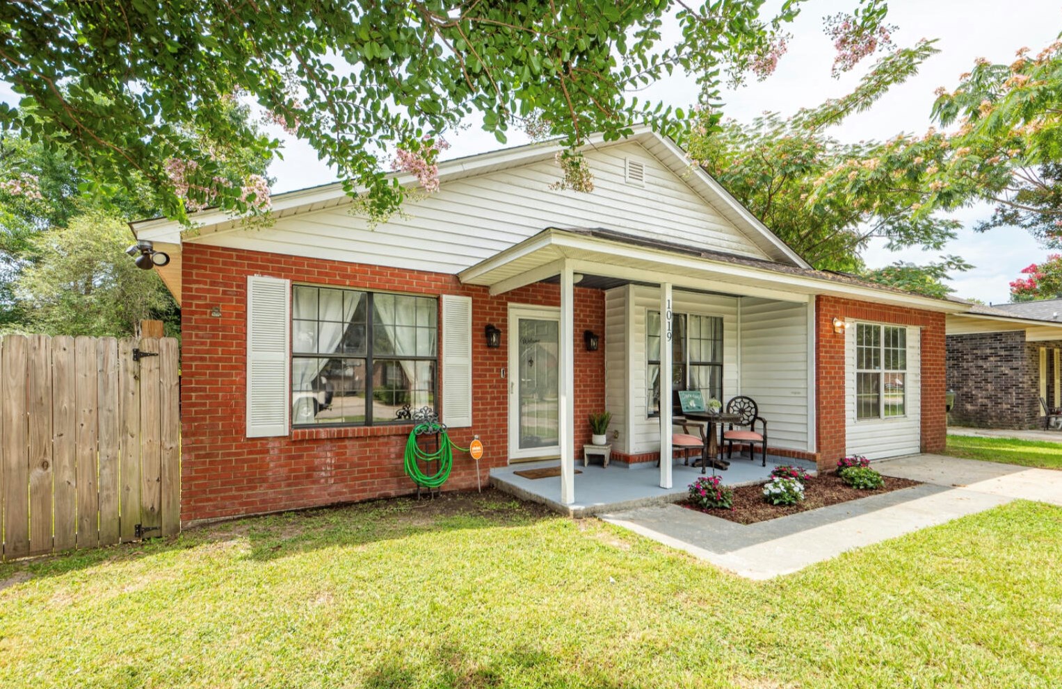 1019 Douglas Wayne Rd, Summerville SC  29483-8637 exterior