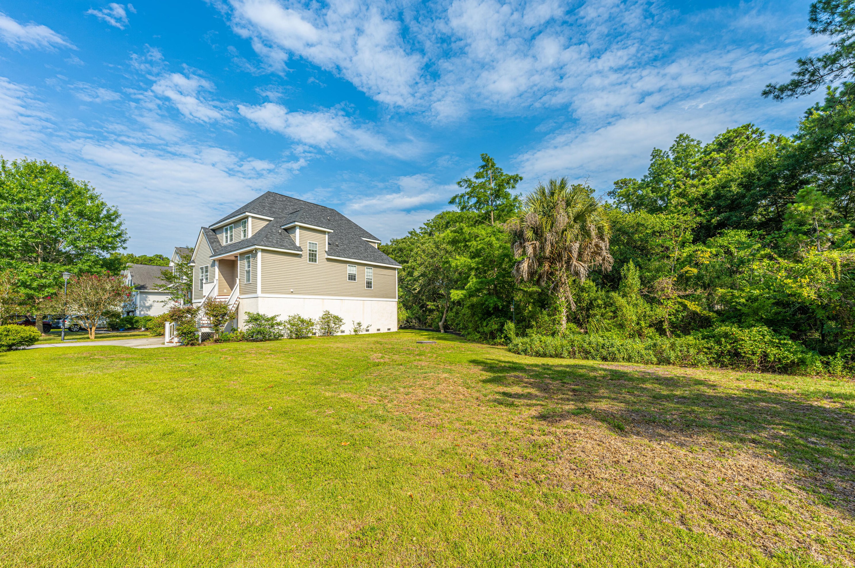 49 Oyster Point Row, Charleston SC  29412-3615 exterior
