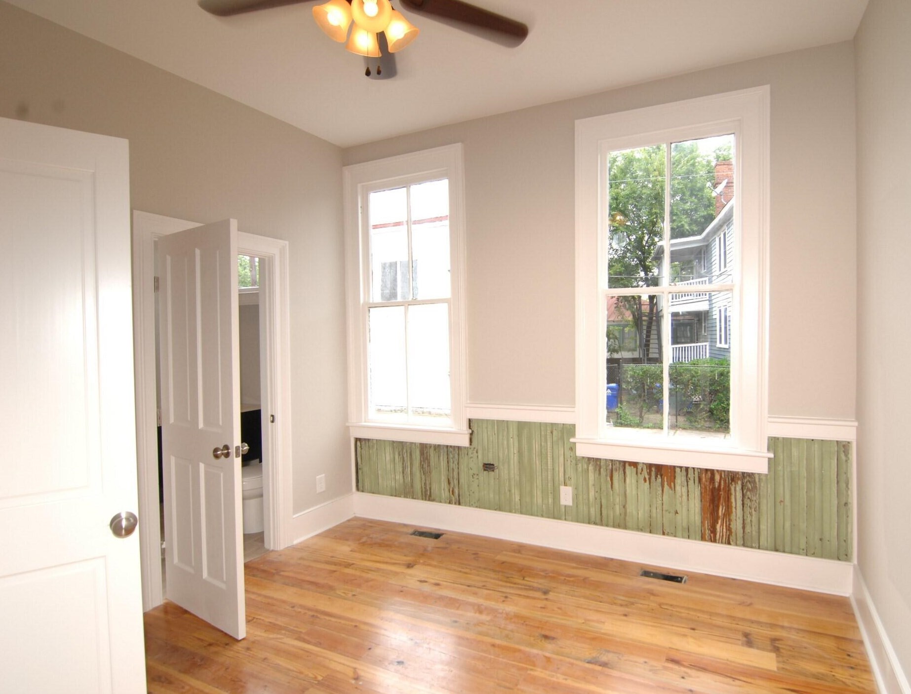 720 King St #a, Charleston, SC 29403